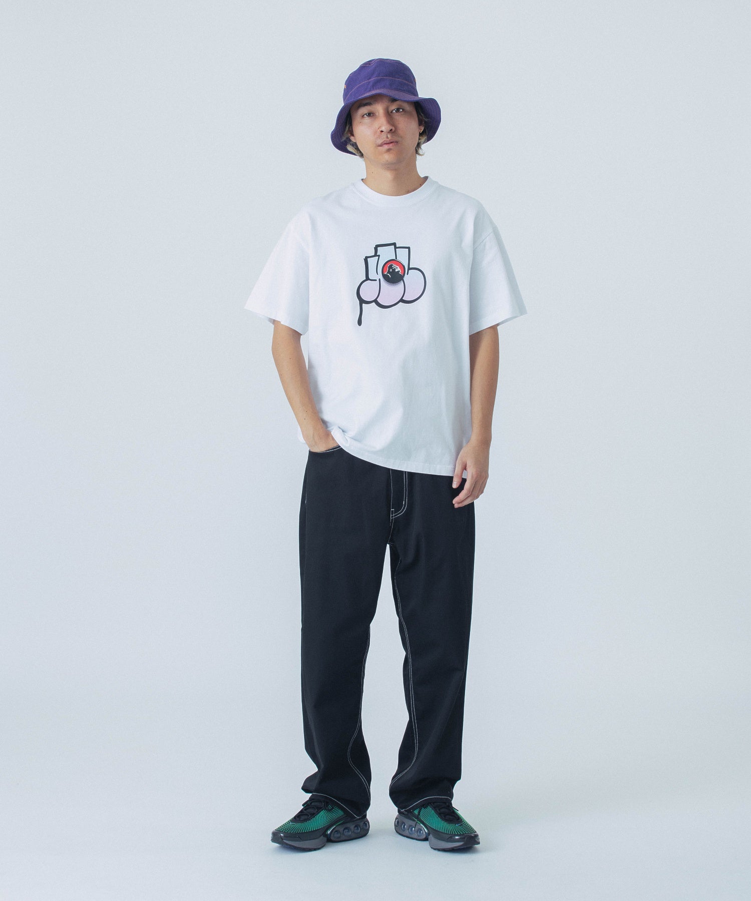 CONTRAST STITCHED BUCKET HAT