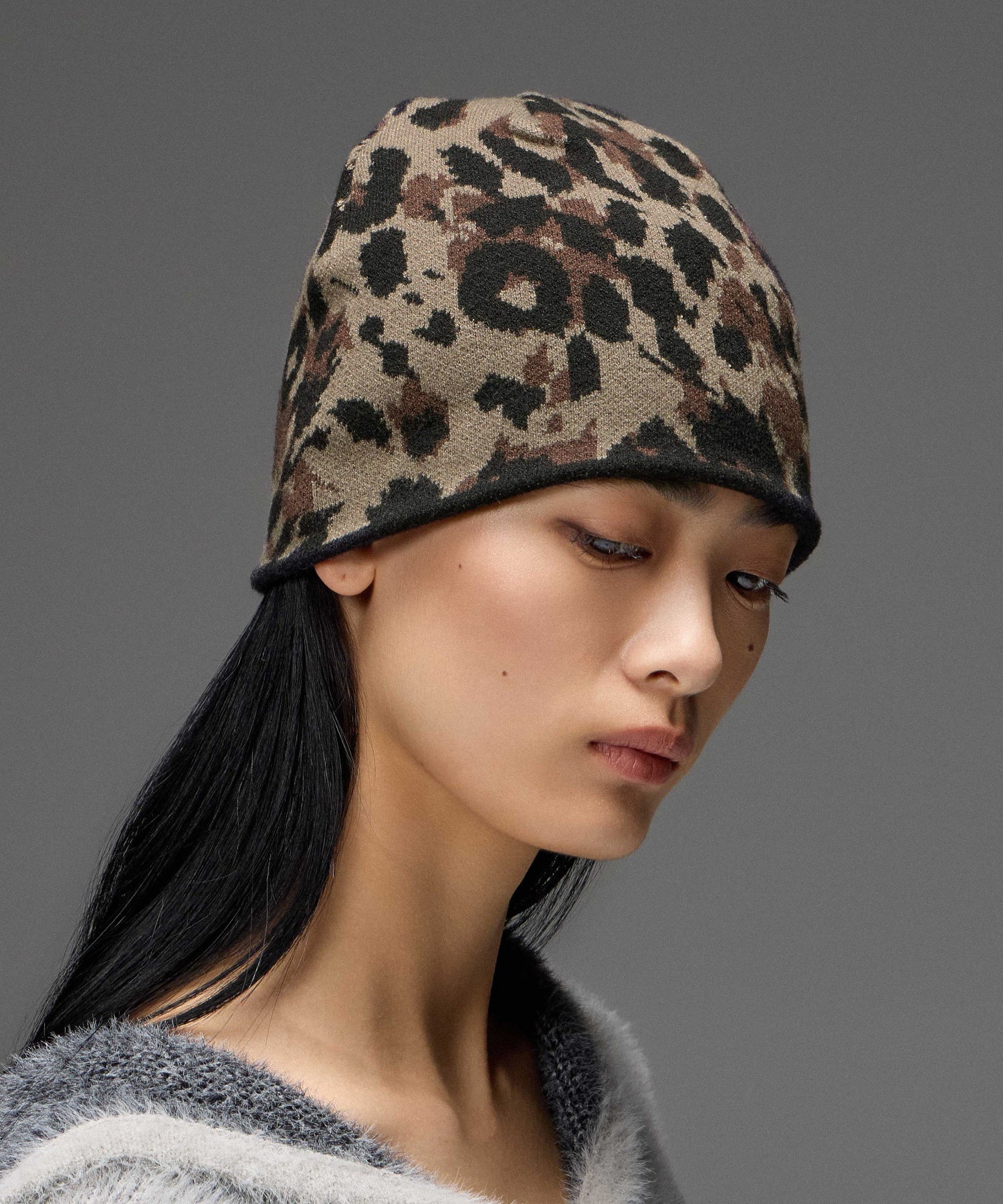 X-GIRL LOGO REVERSIBLE JACQUARD BEANIE