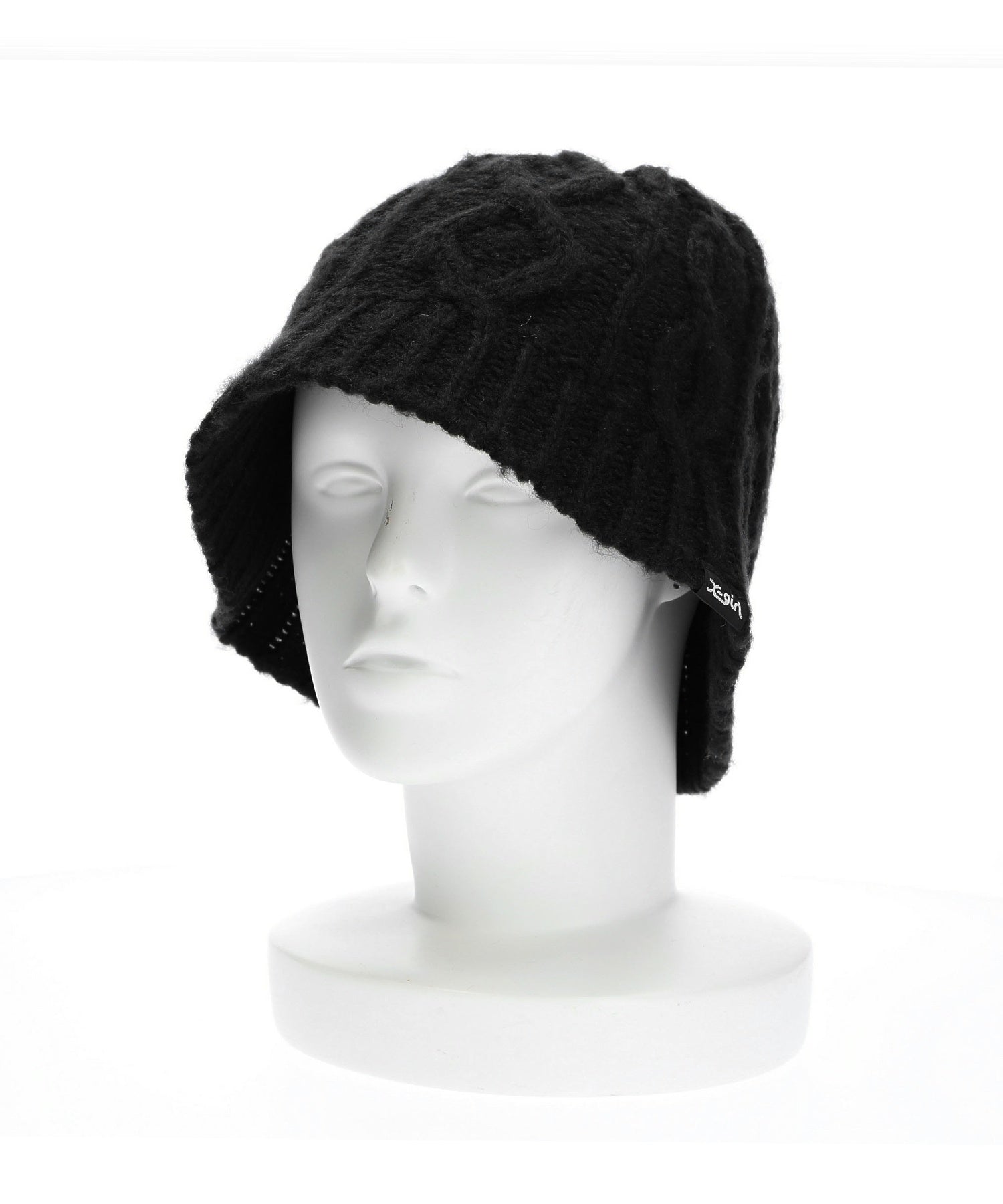 CABLE KNIT HAT