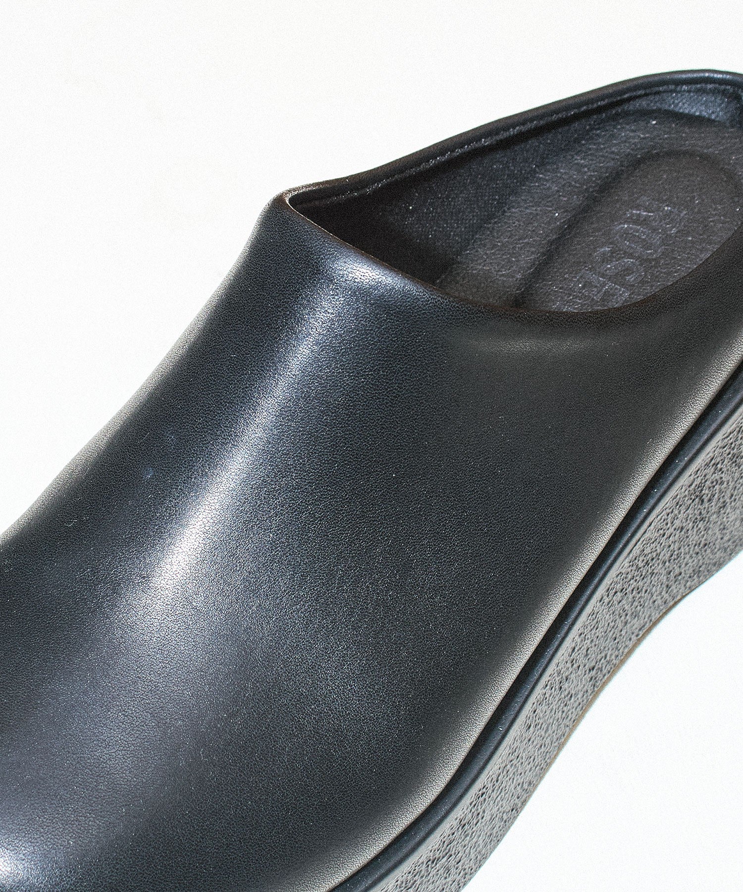 CLOG SHOES