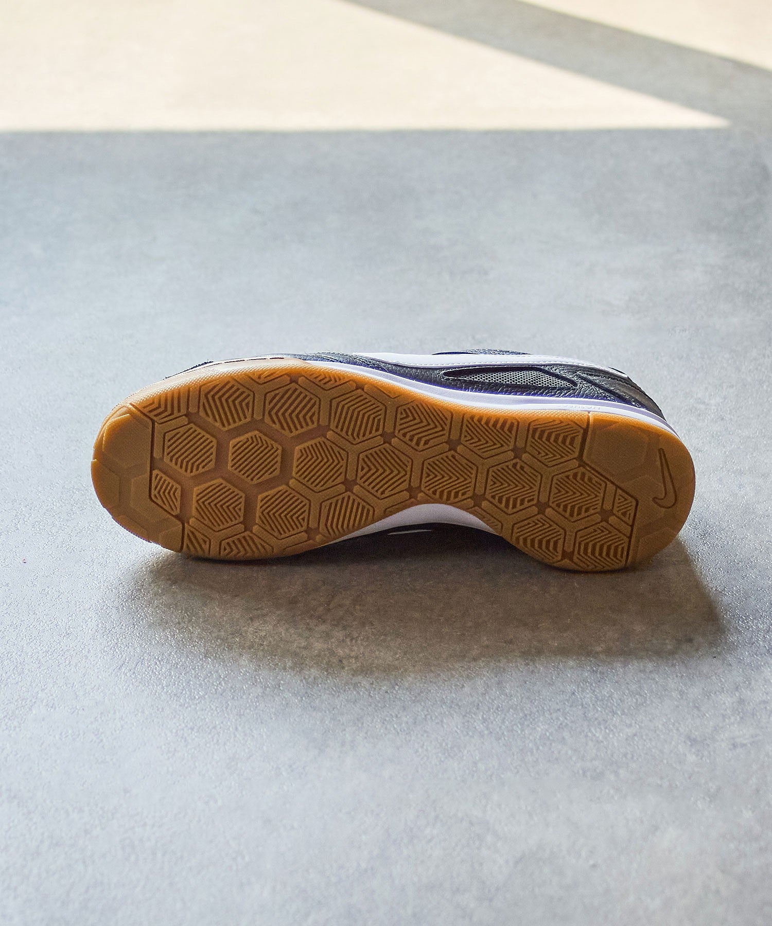 NIKE/GATO