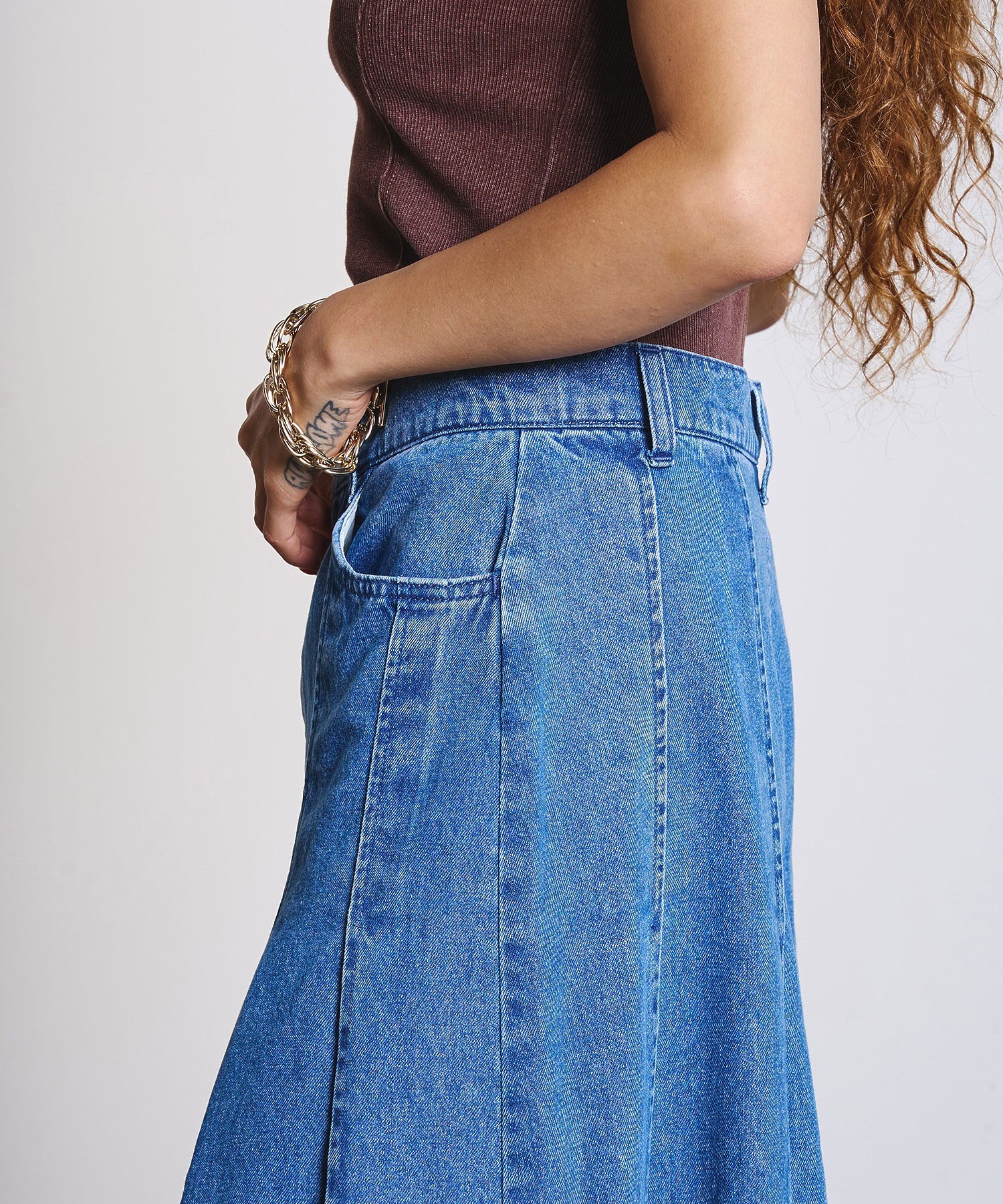 DENIM PLEATED LONG SKIRT