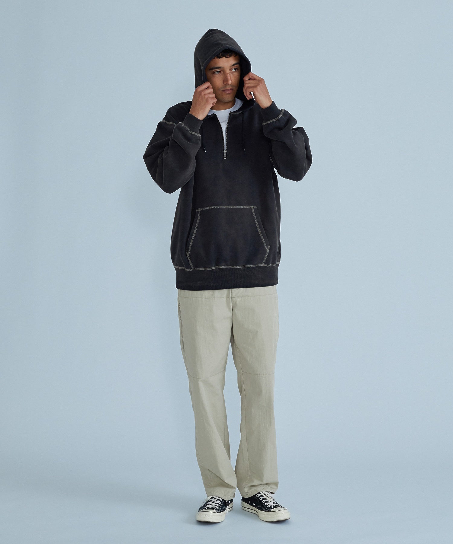 HALF ZIP HOODED SWEATSHIRT
