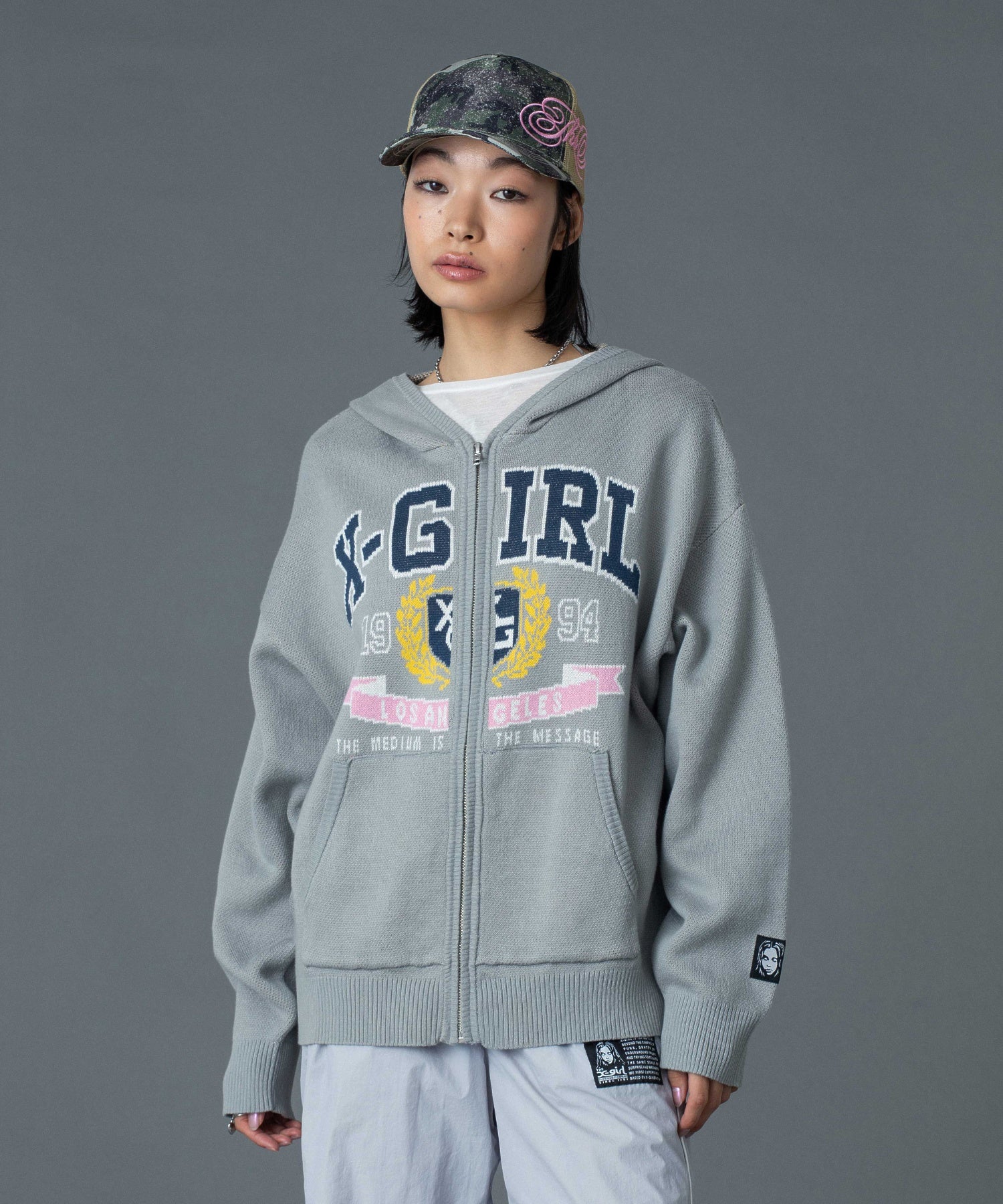 SIDE SCRIPT LOGO TRUCKER CAP