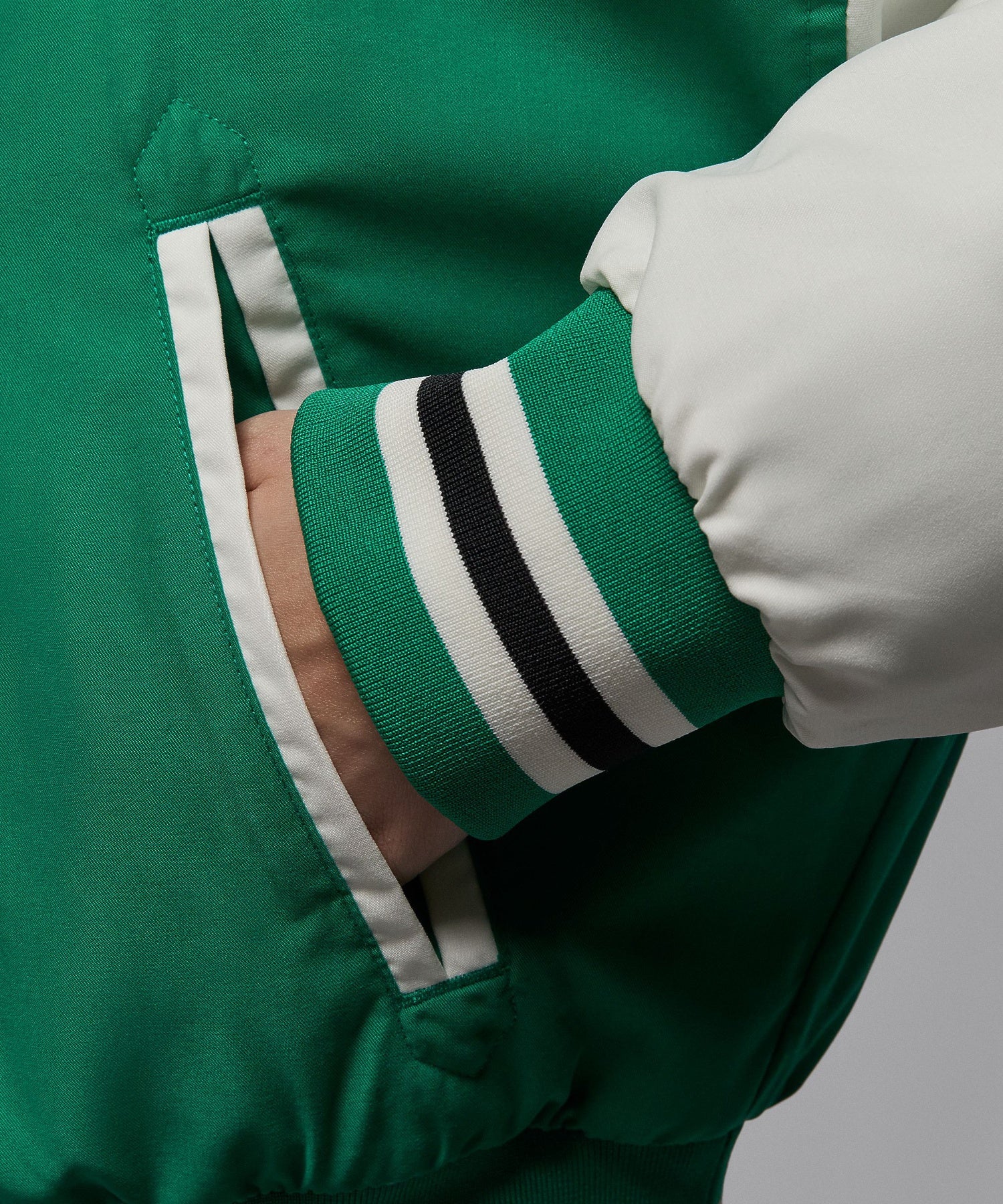 NIKE/ナイキ/WMNS AS W J BRK VARSITY JKT FILL HV0404