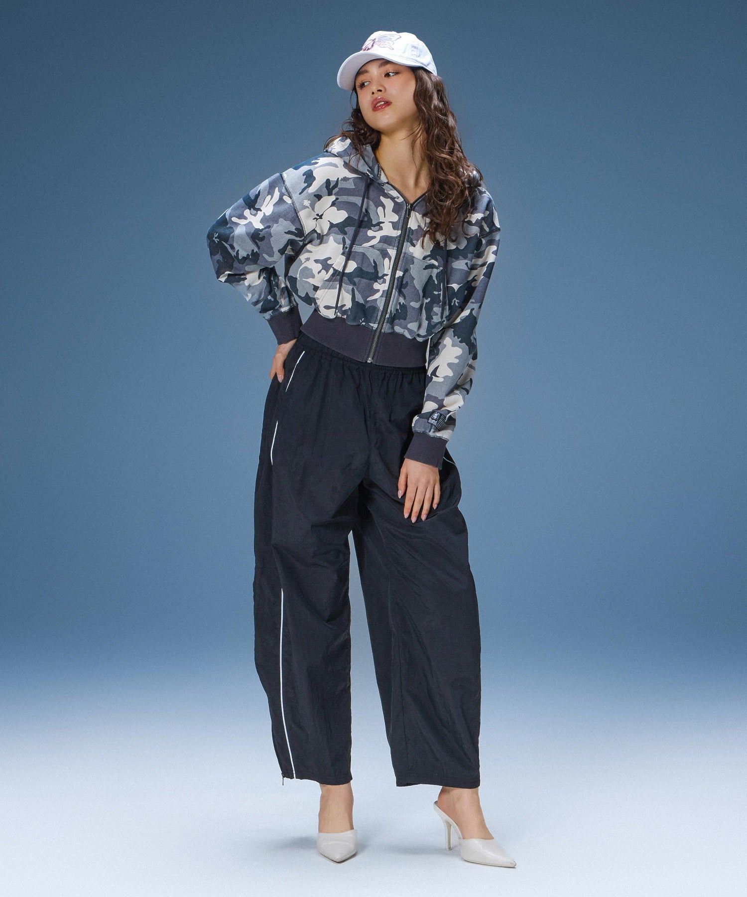 BANANA SHAPE TRACK PANTS