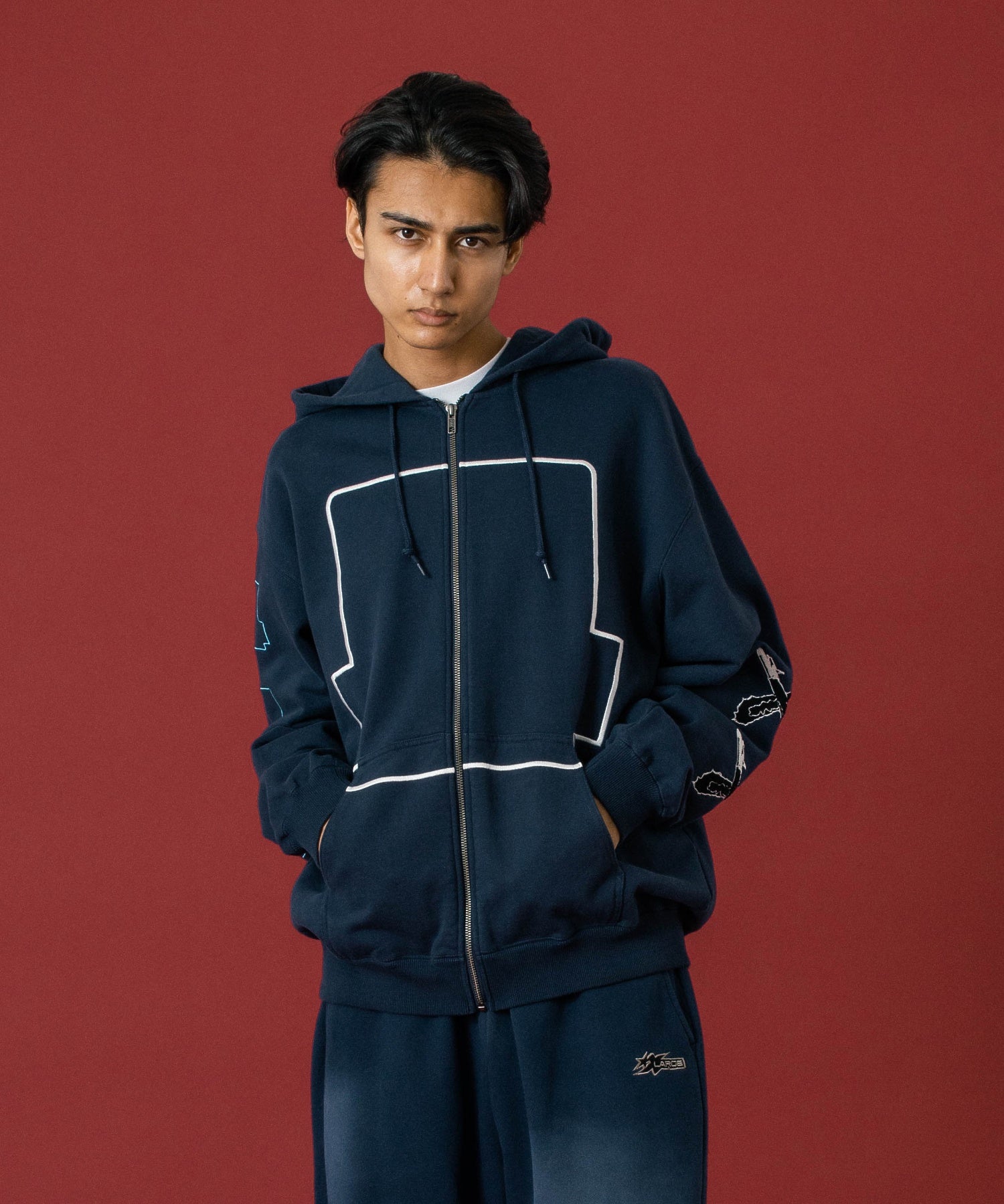 MODEL 身長183cm / 着用サイズ：Lサイズ