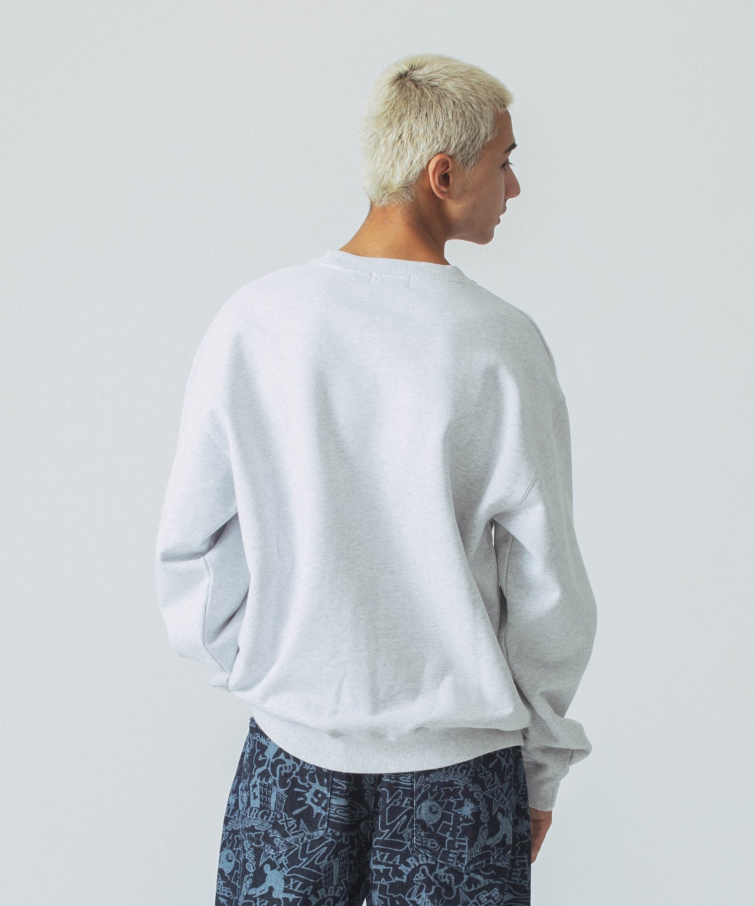 OLD ENGLISH LOGO CREWNECK SWEATSHIRT