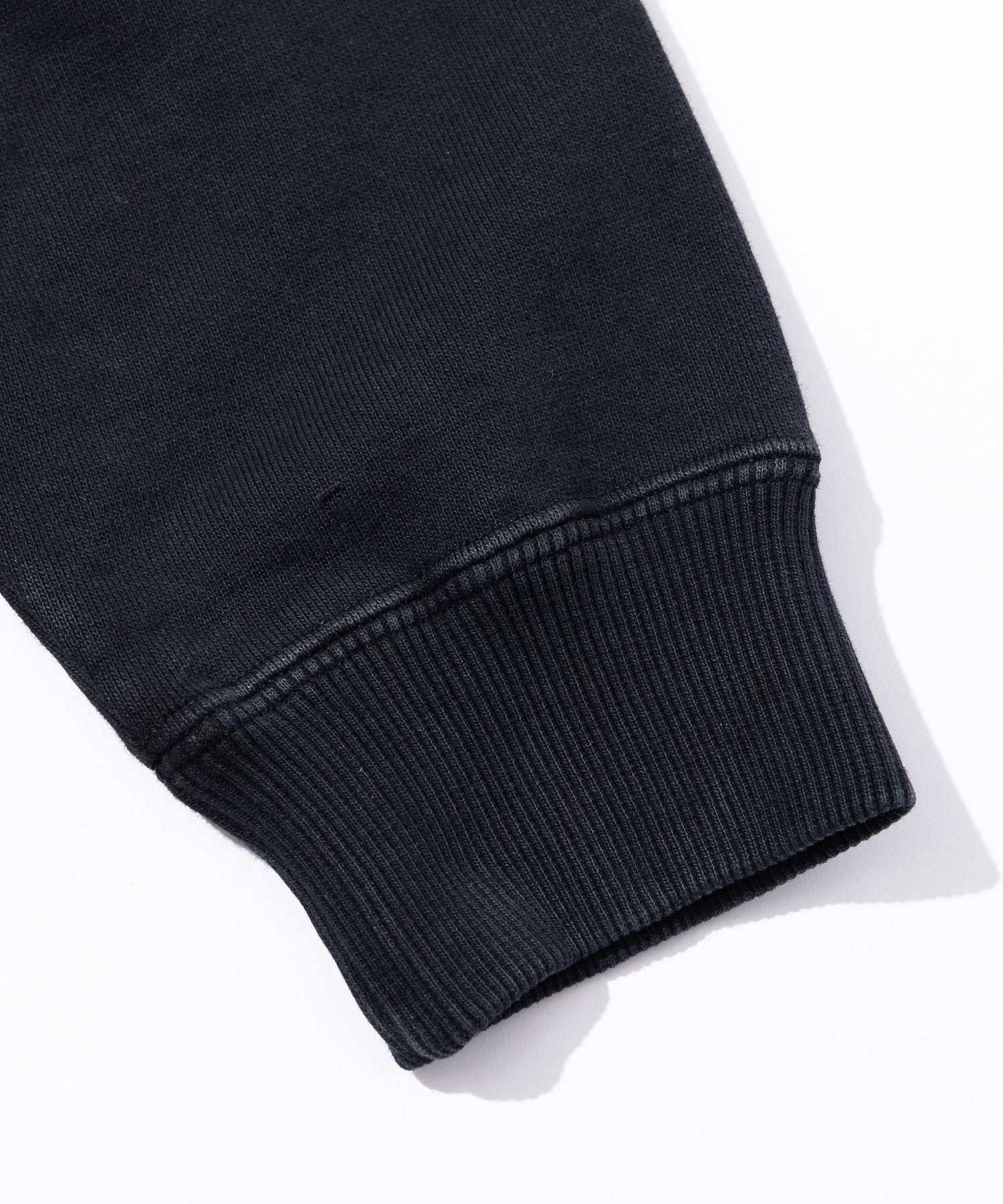 HALF ZIP SWEATSHIRT