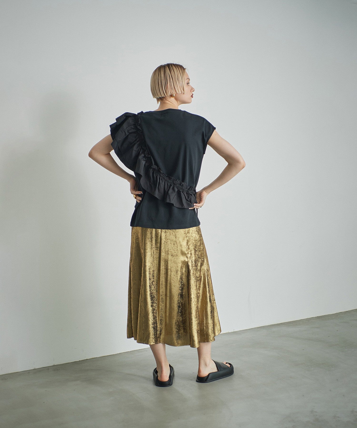 2WAYフリルドッキングカットソー