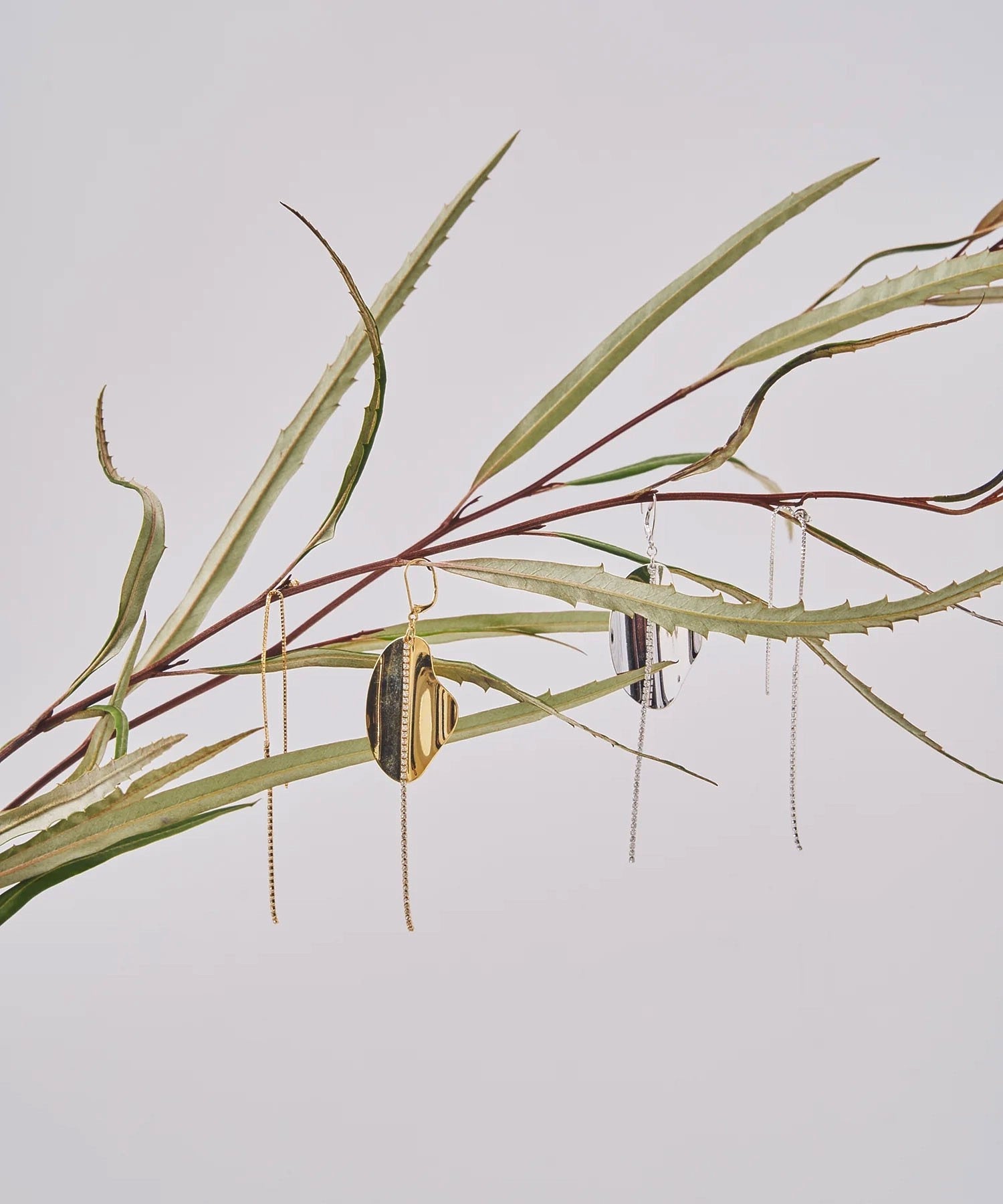 loni/LEAF BIJOU ASYMMETRY PIERCE