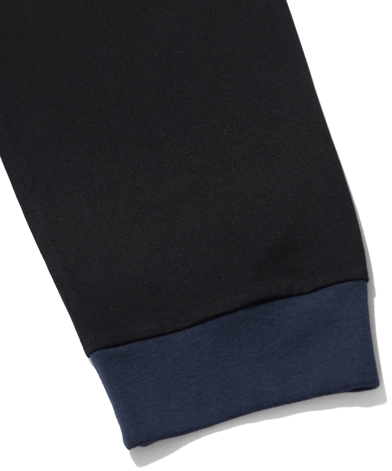 V-NECK L/S TEE