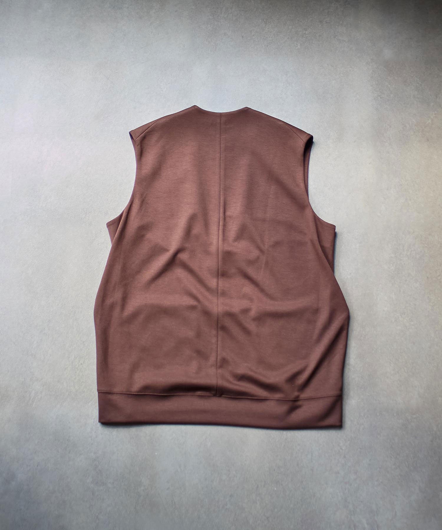CHIGNON/ARDBOARD VNECK VEST
