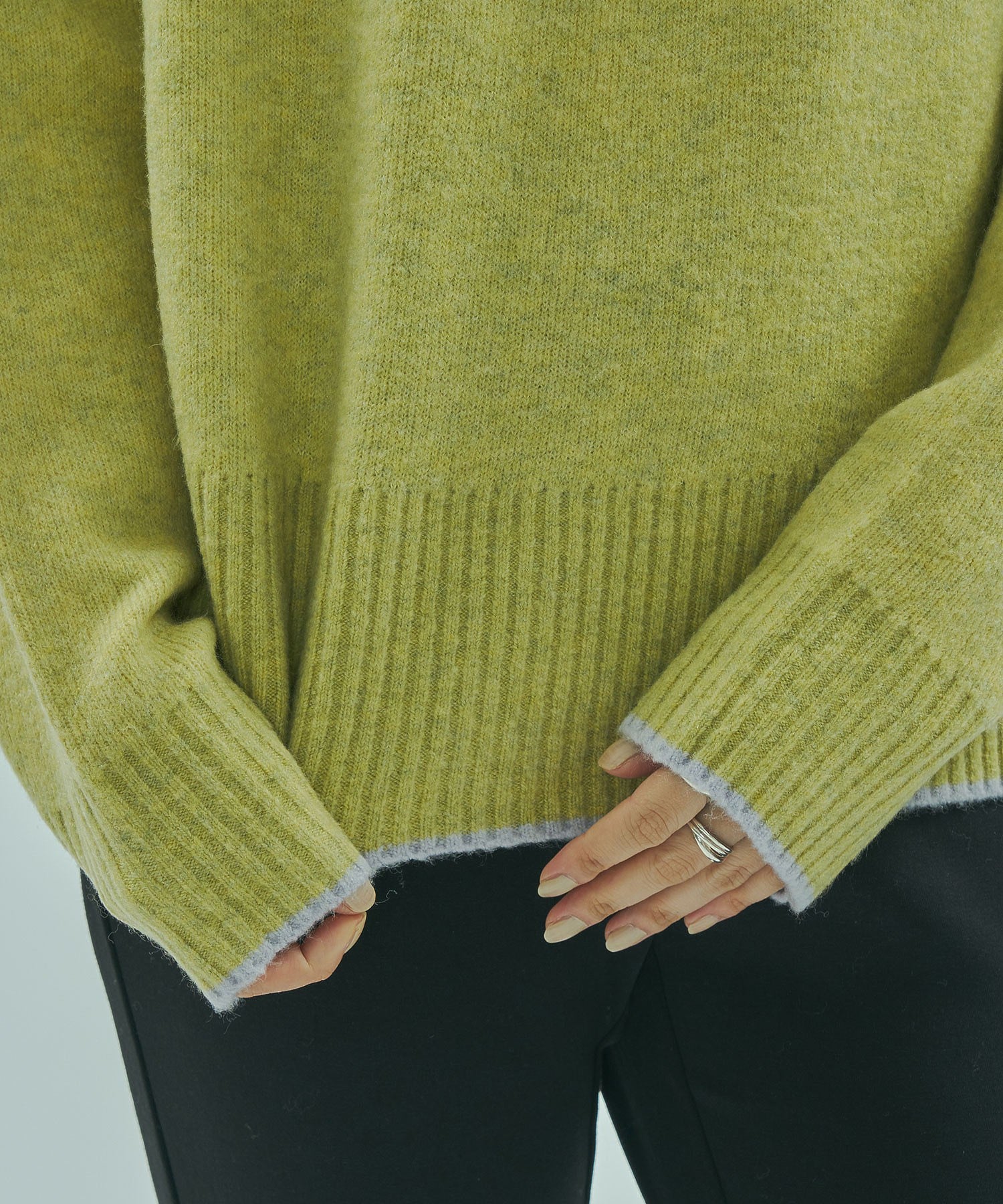 HIGHNECK KNIT TOP