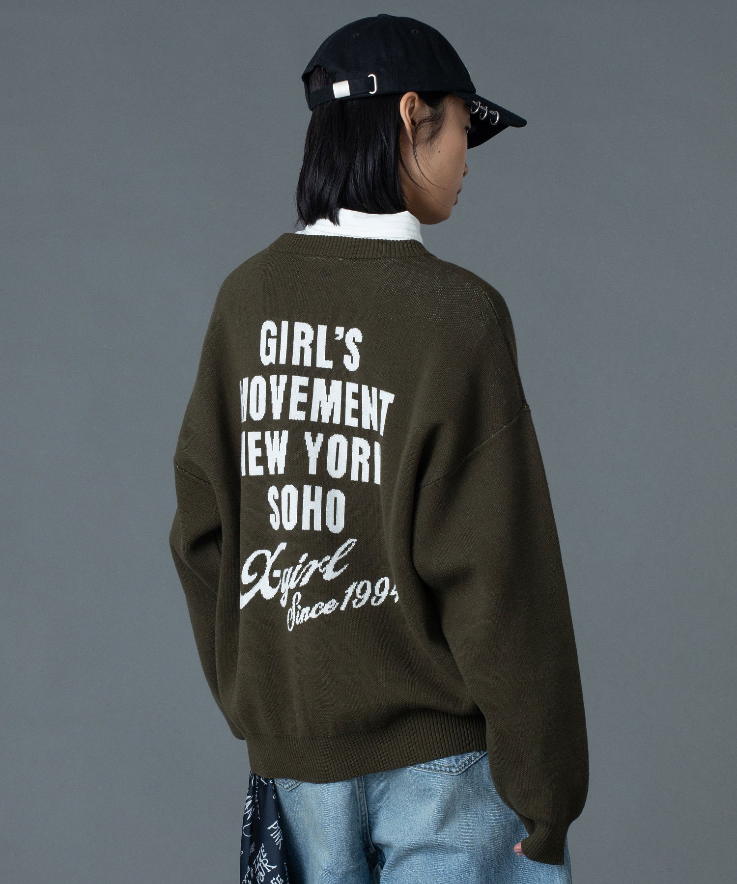 CURSIVE LOGO AND FACE JACQUARD KNIT TOP