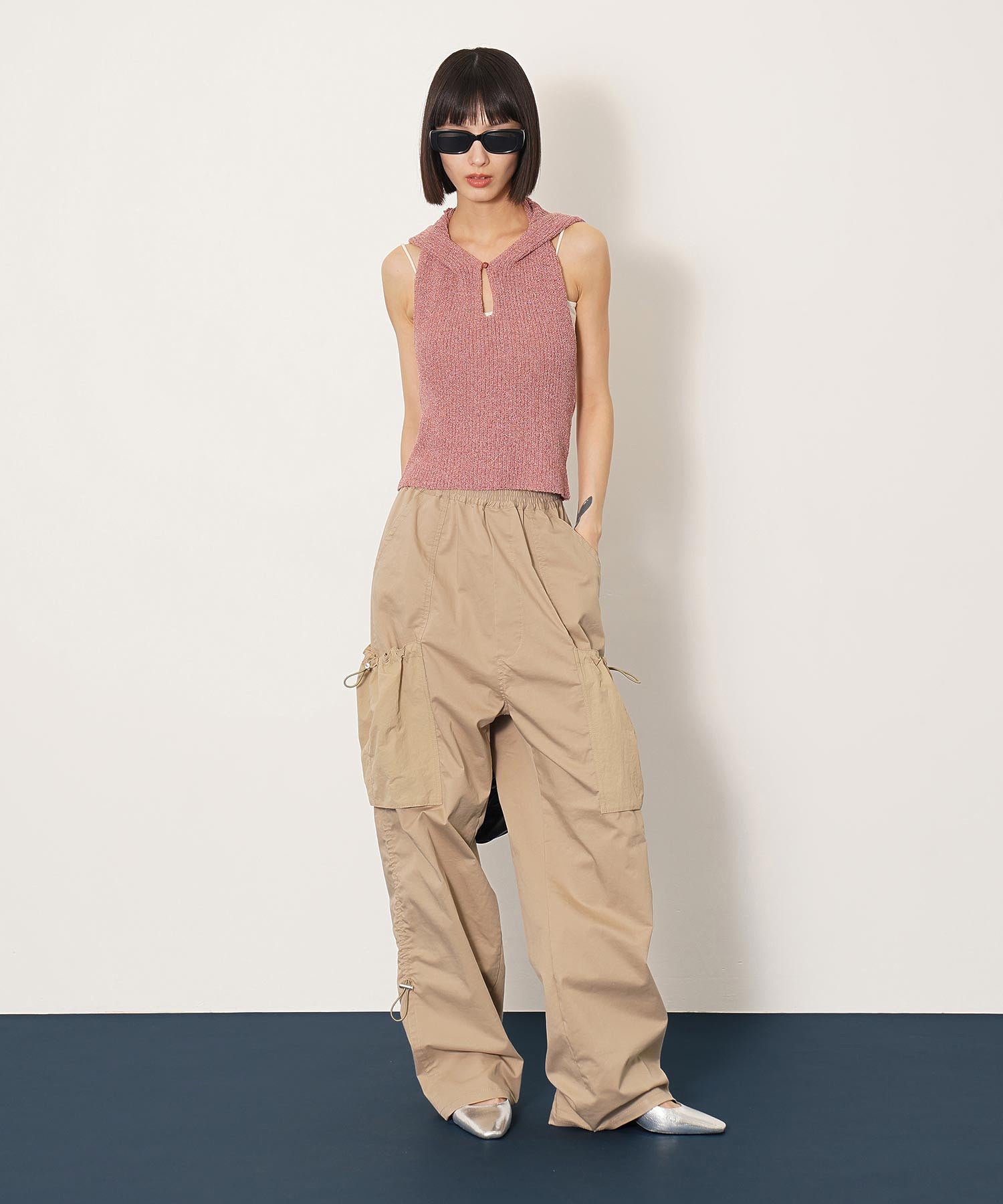 ＜人気アイテム再入荷＞バックオープンニットフーディー
