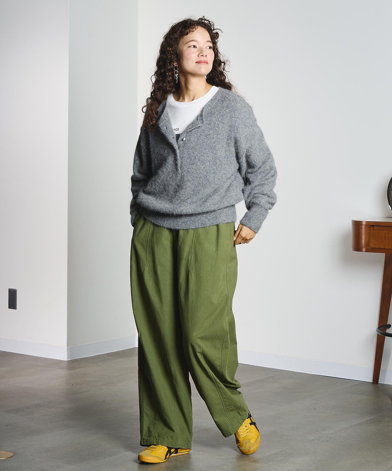 DENIM/BACK SATIN PANTS