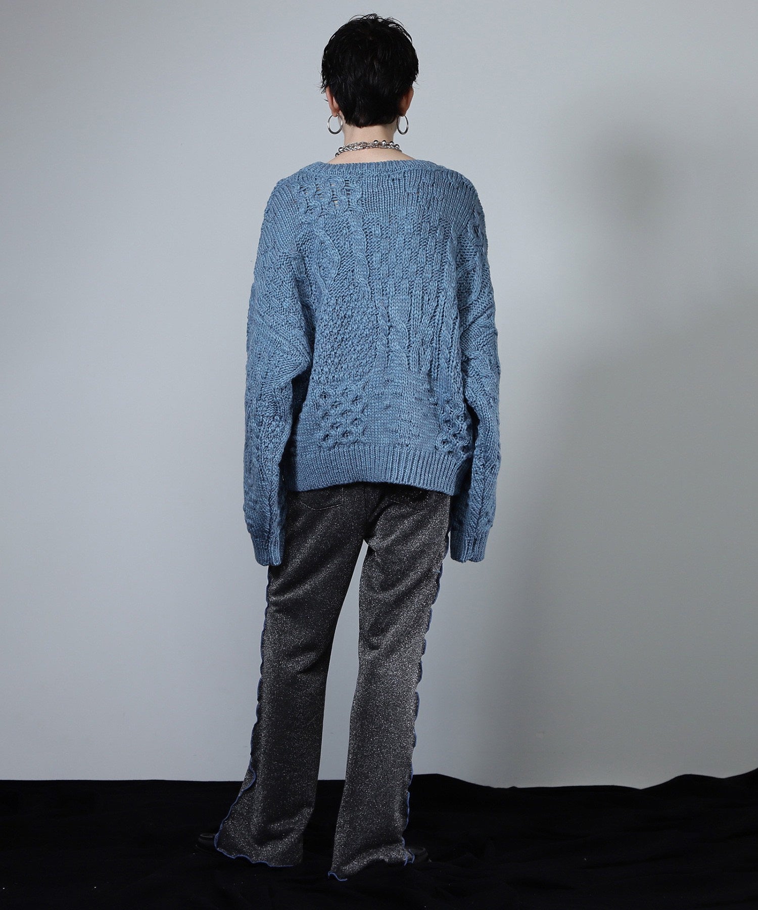 ケーブルニット