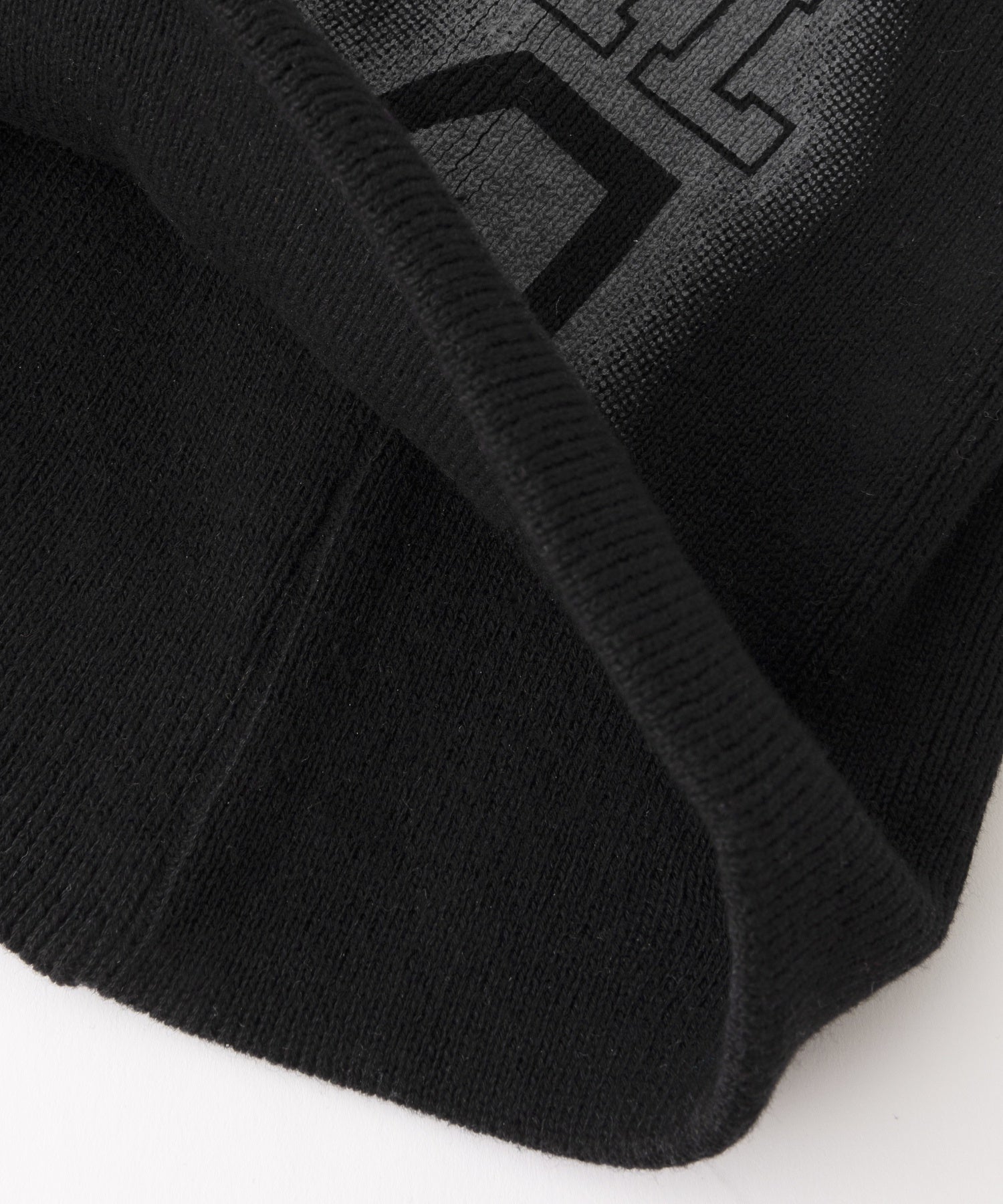 DOTTED NUMBERING BEANIE