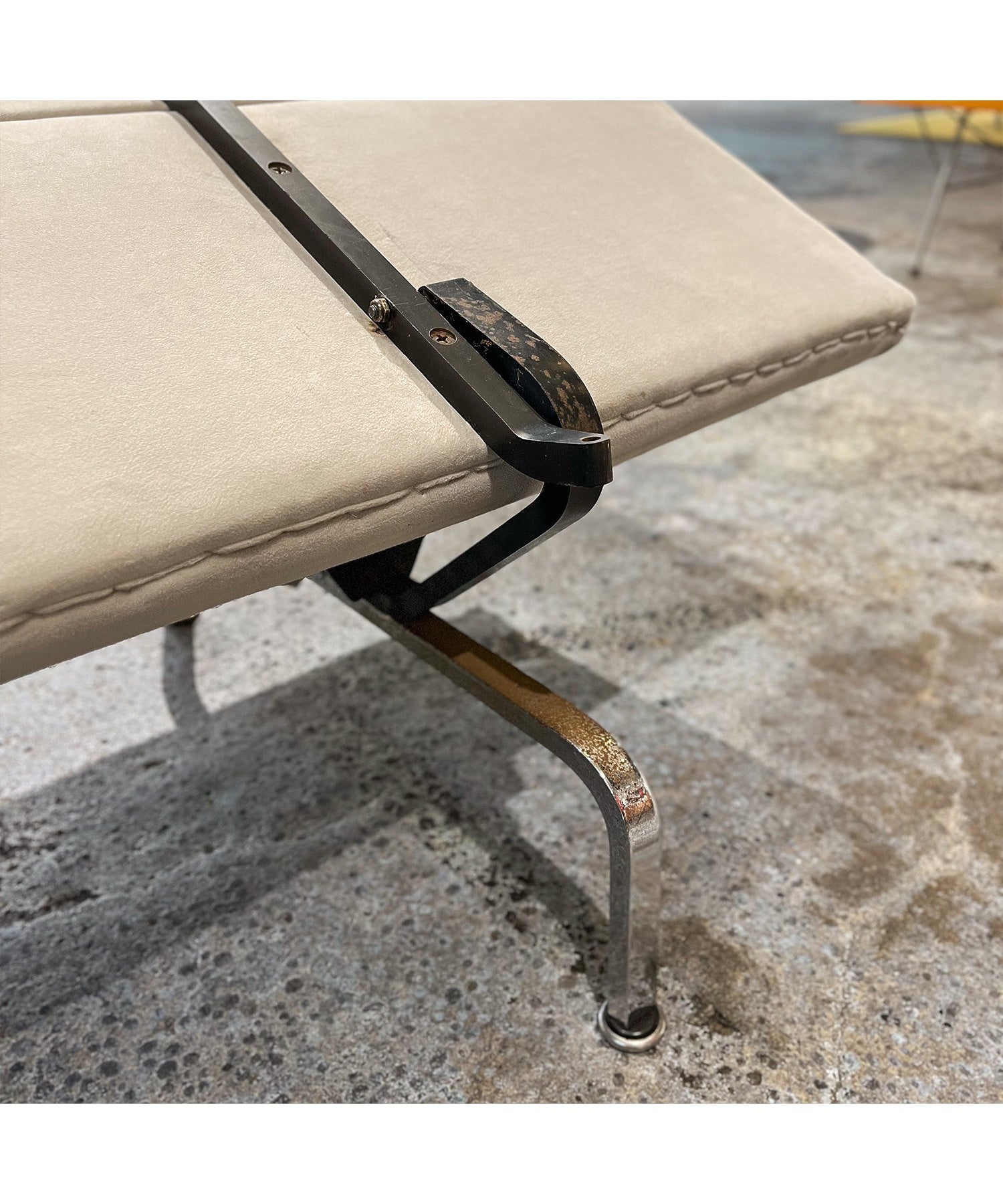 Eames Sofa Compact / Herman Miller / 1954
