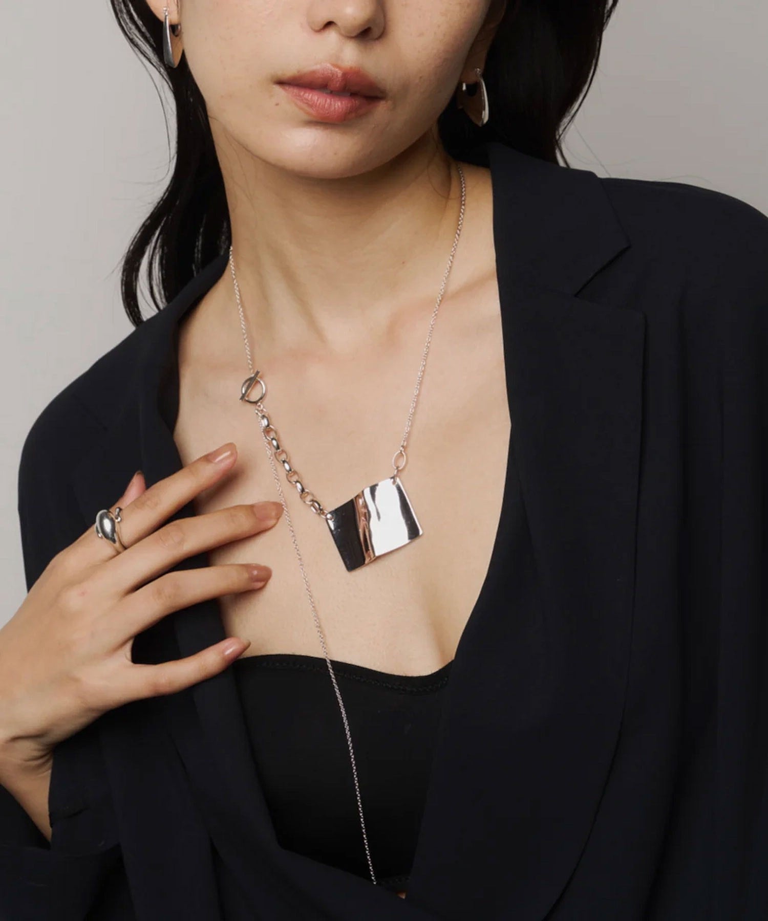 loni/GROUND PLATE NECKLACE
