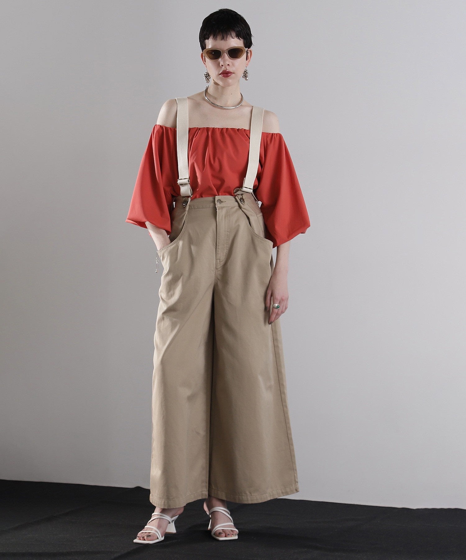 サスペンダータックワイドパンツ