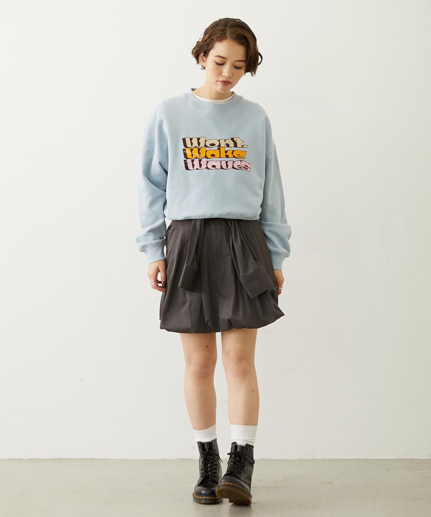 THREE-TIERED LOGO CLEAR PRINT SHORT CREW SWEAT