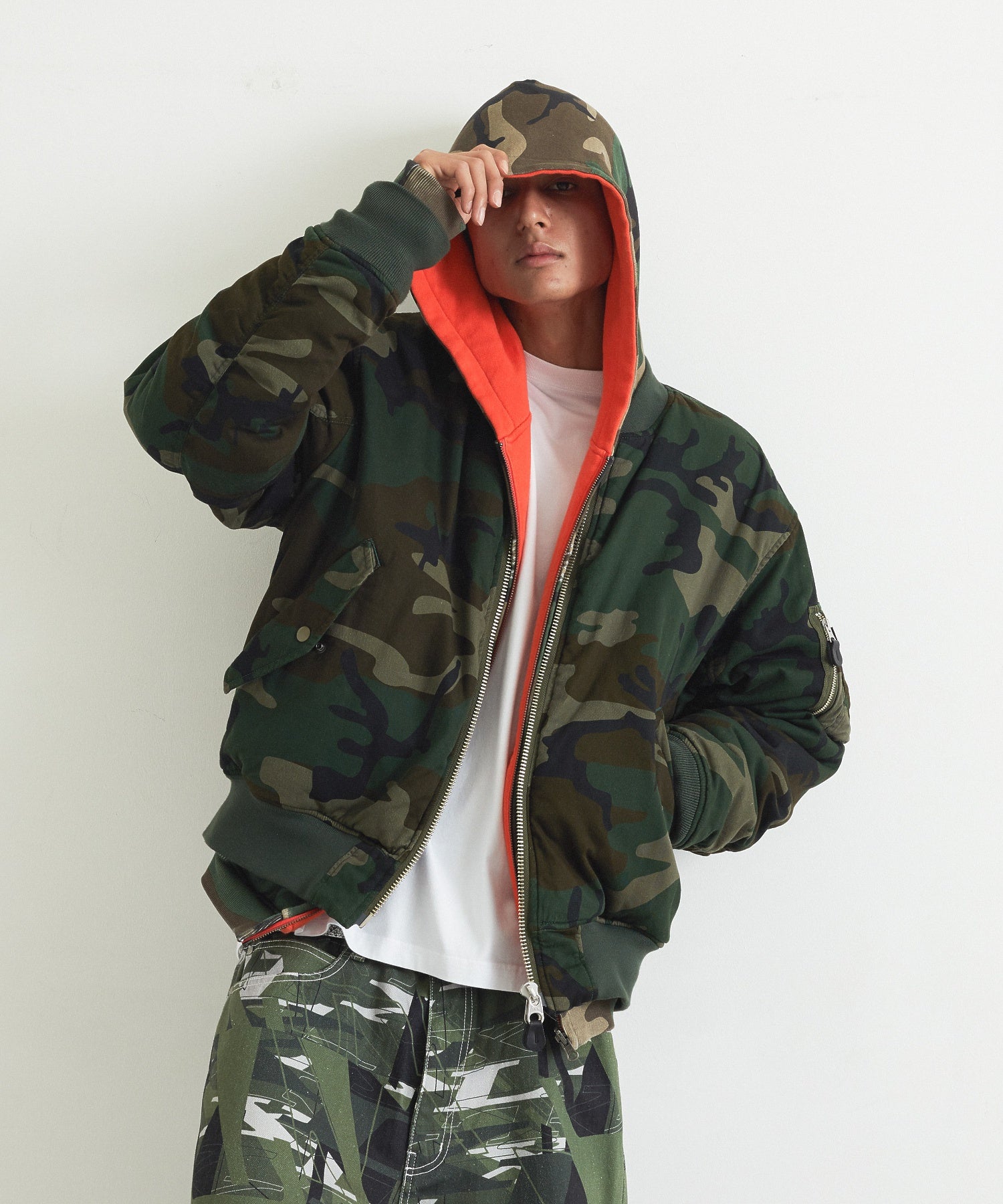 MODEL身長：183cm / 着用サイズ：Lサイズ