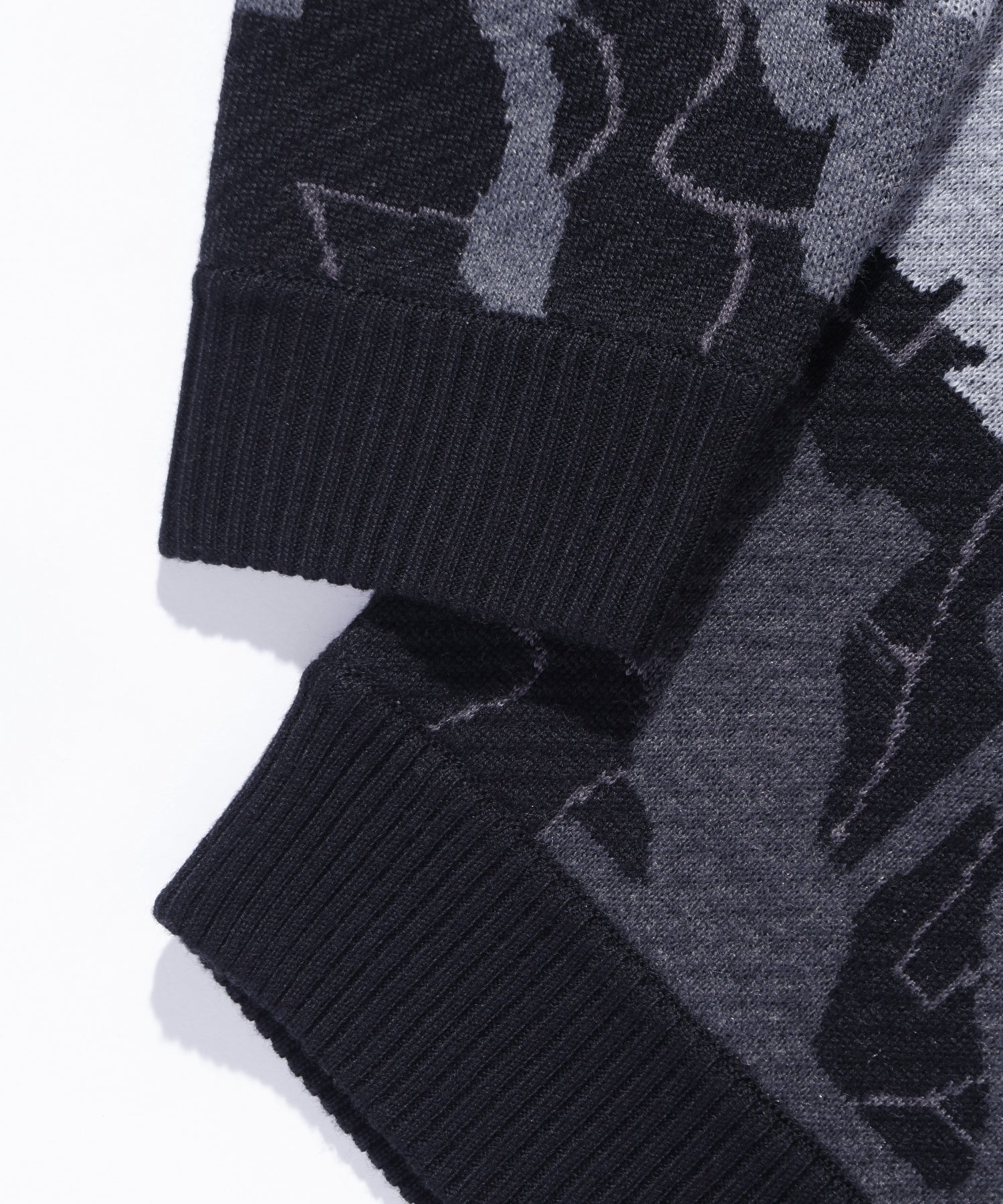 GEOMETRIC ZIP UP KNIT SWEATER