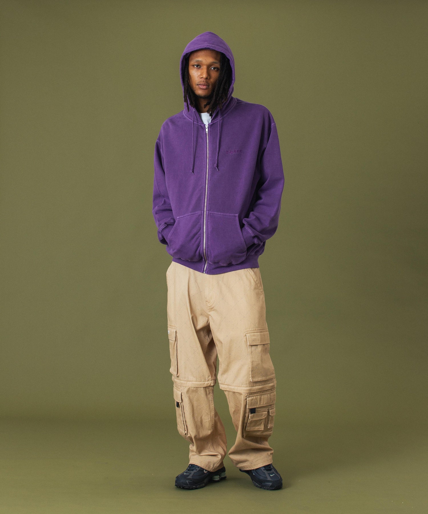 PIGMENT DYED EMBOSS LOGO ZIP HOODED SWEAT