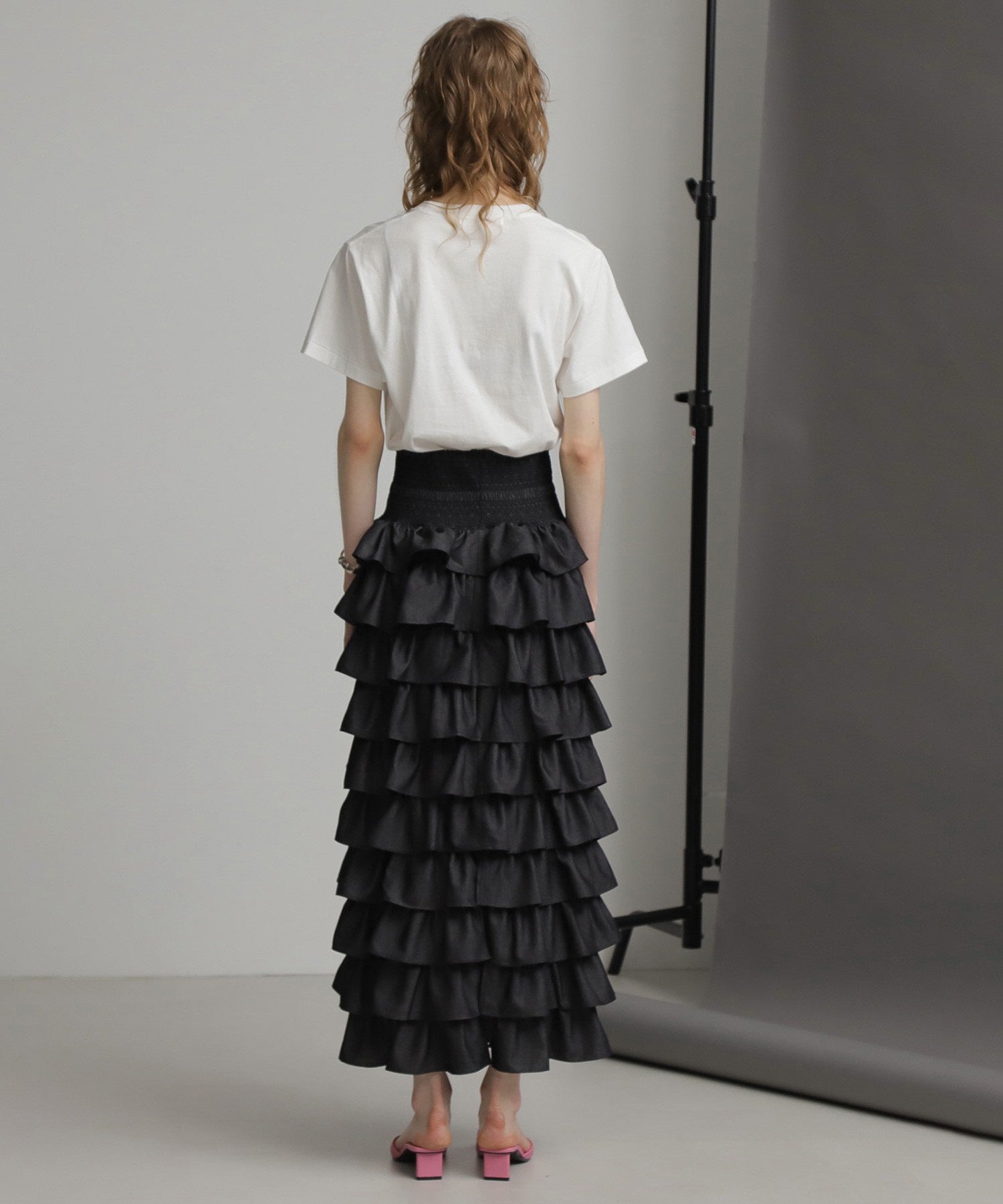 mag.by c/フラワーグラフィックTシャツ