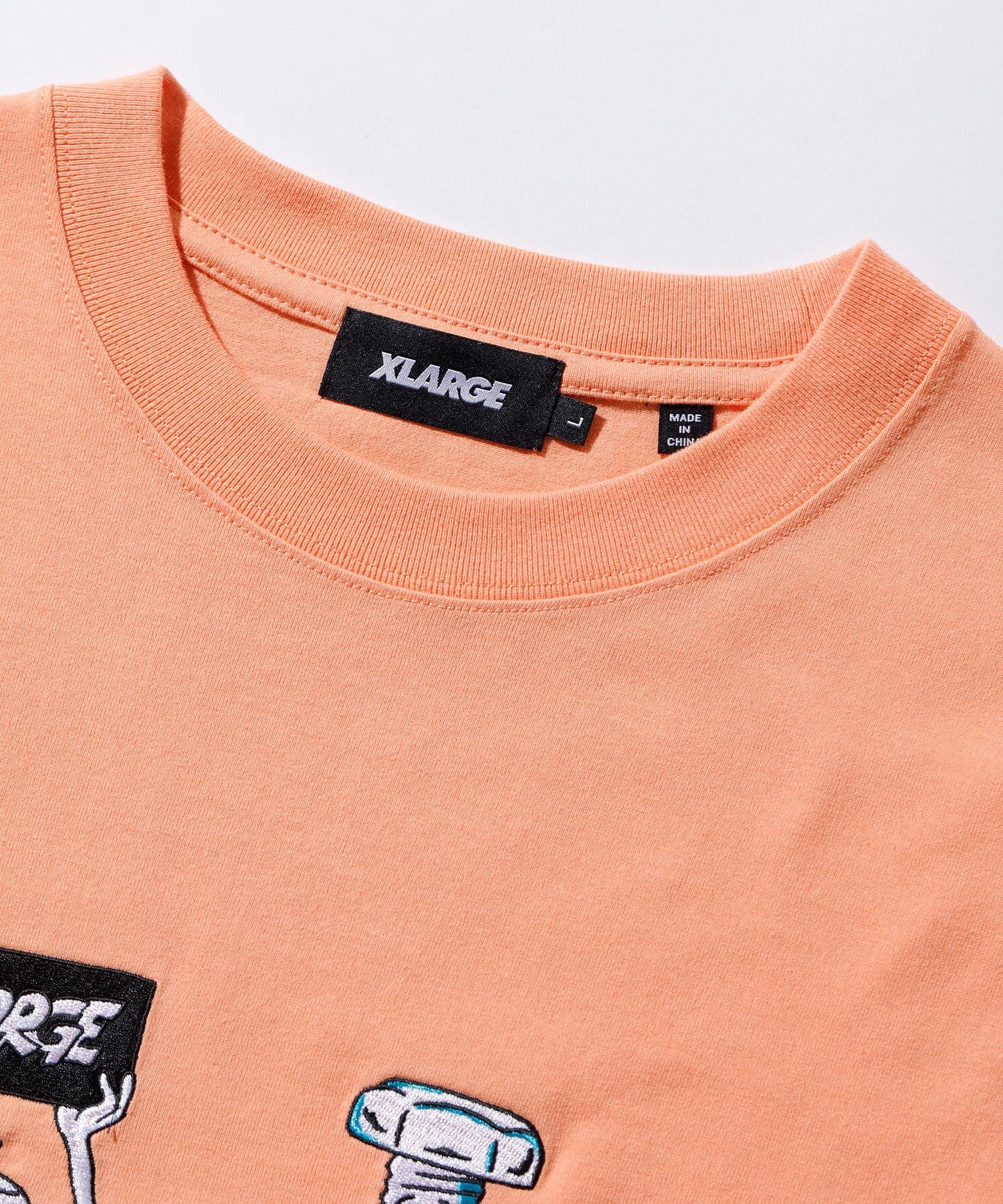 EMBORIDERED TRIO S/S TEE