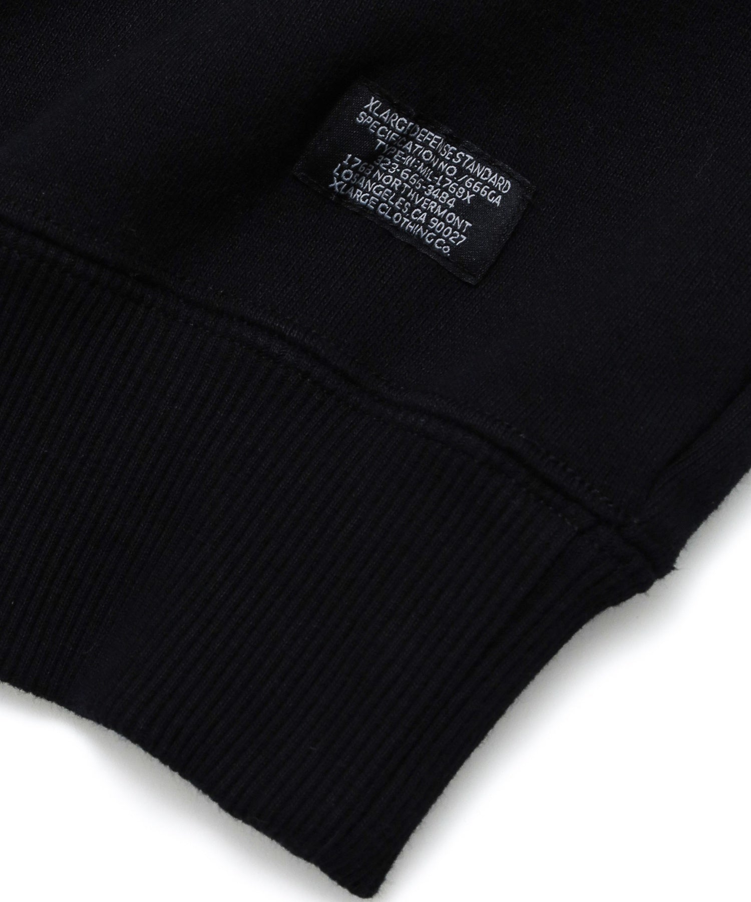 ZIP POCKET CREWNECK SWEATSHIRT