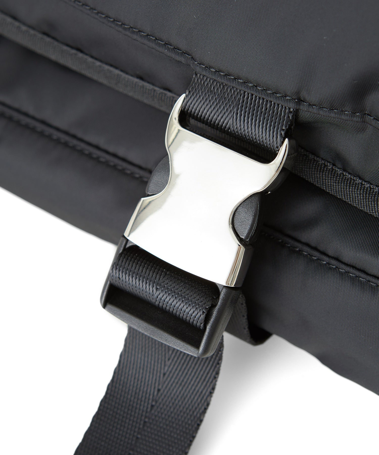 LOGO PLATE MESSENGER BAG MILKFED.