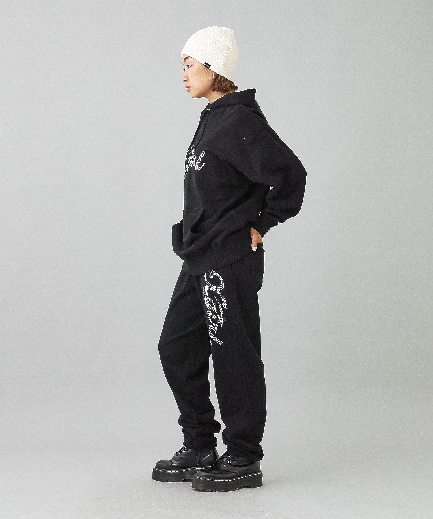 RHINESTONE STAR CURSIVE LOGO SWEAT PANTS