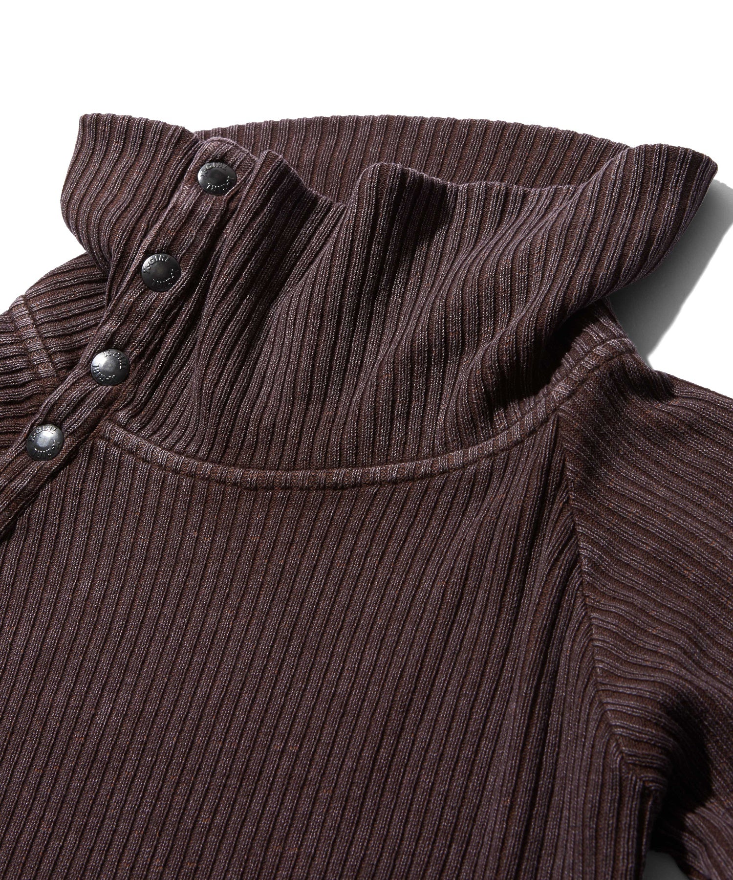 DEFORMED NECK FADED RIB TOP