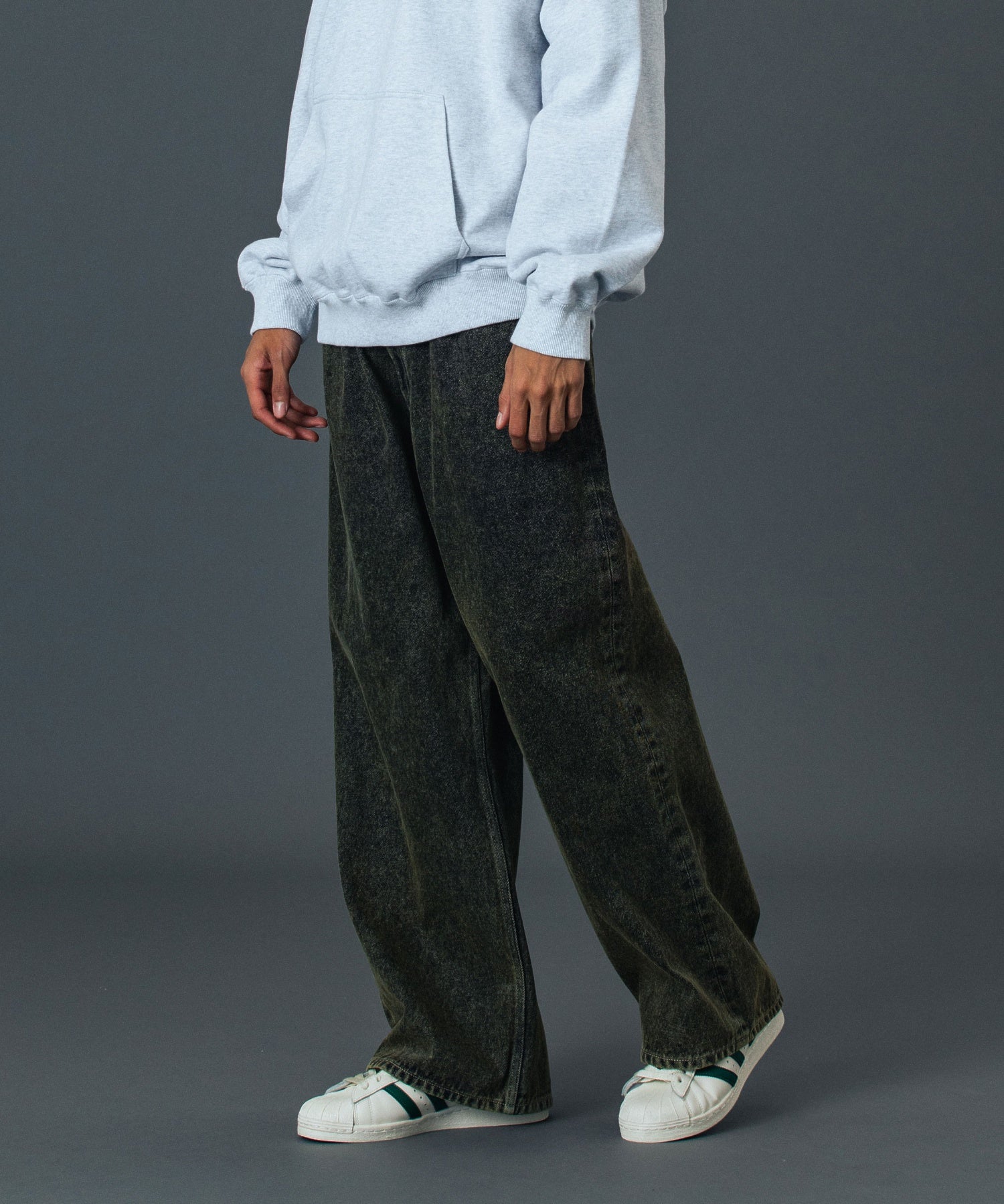 MODEL 身長183cm / 着用サイズ：34inch