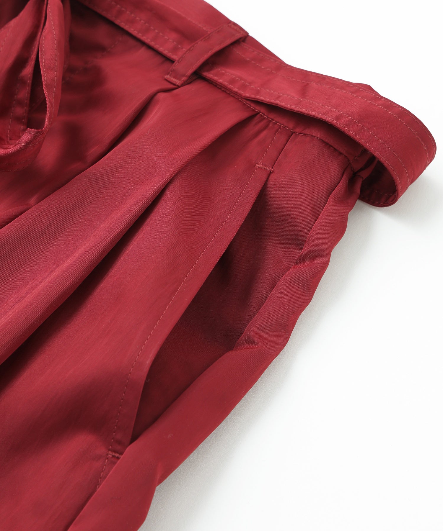 NYLON TUCK PANTS