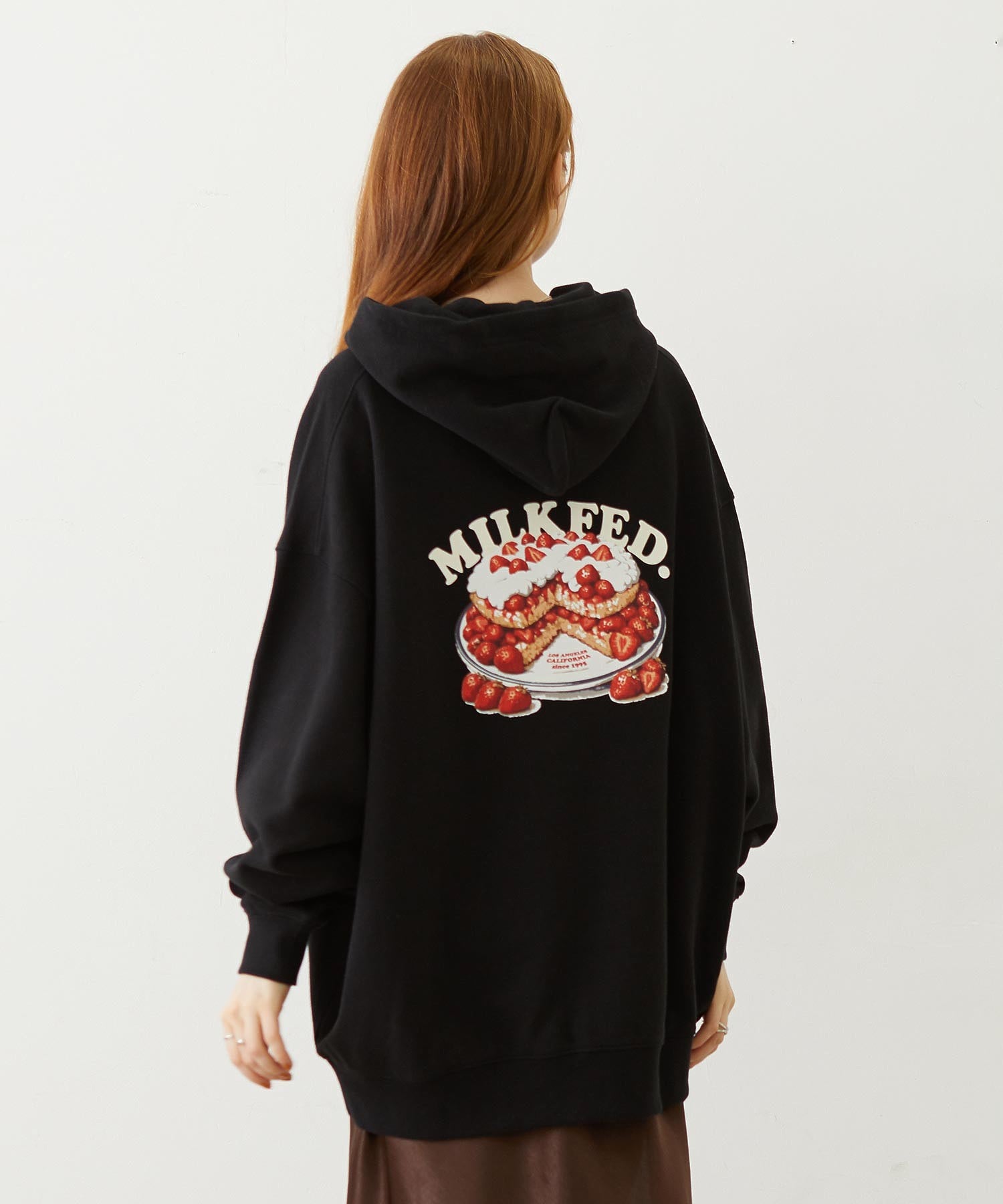 STRAWBERRY CAKE SWEAT HOODIE