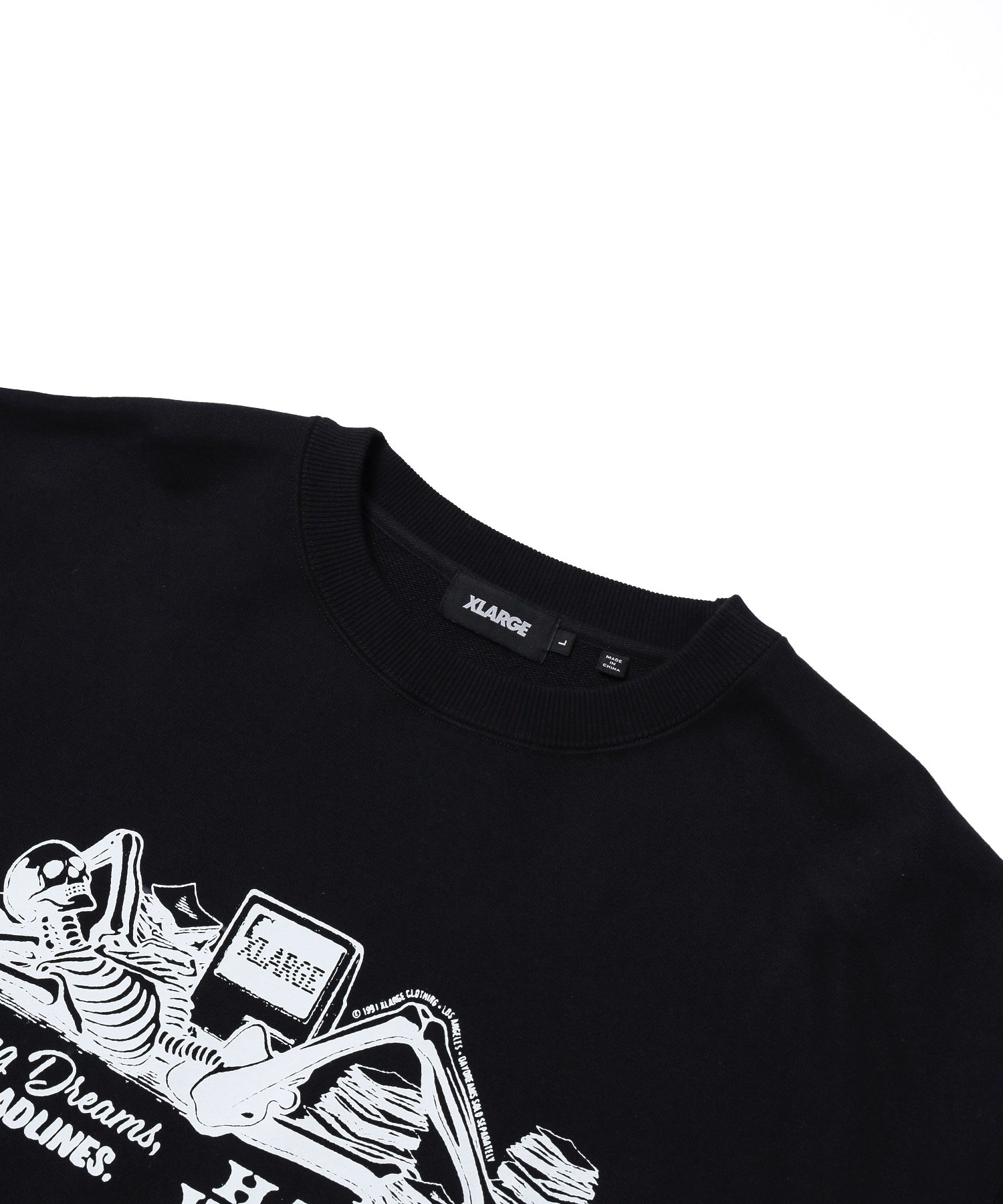 CHASING DREAMS CREWNECK SWEATSHIRT