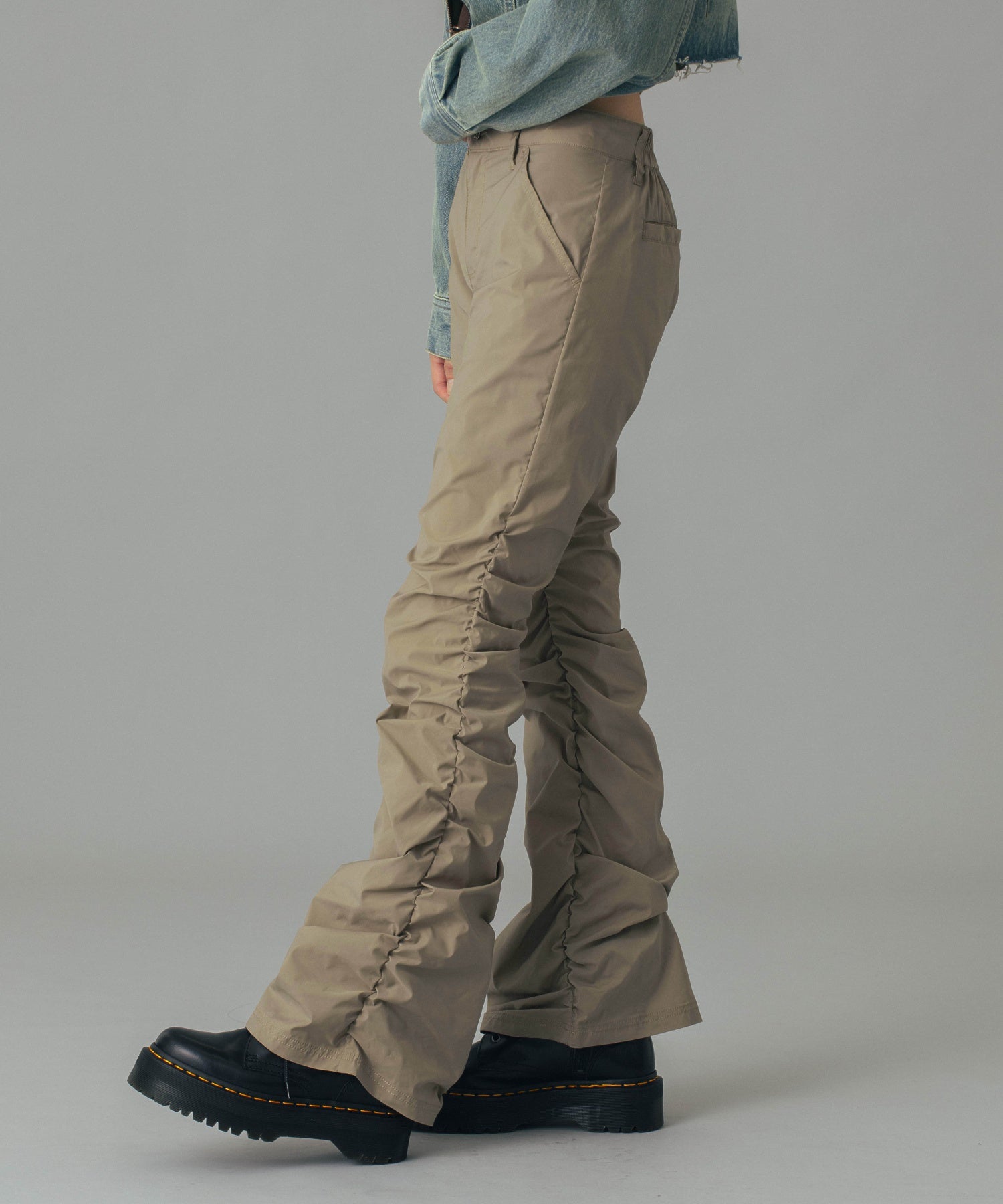 SHIRRING FLARE PANTS