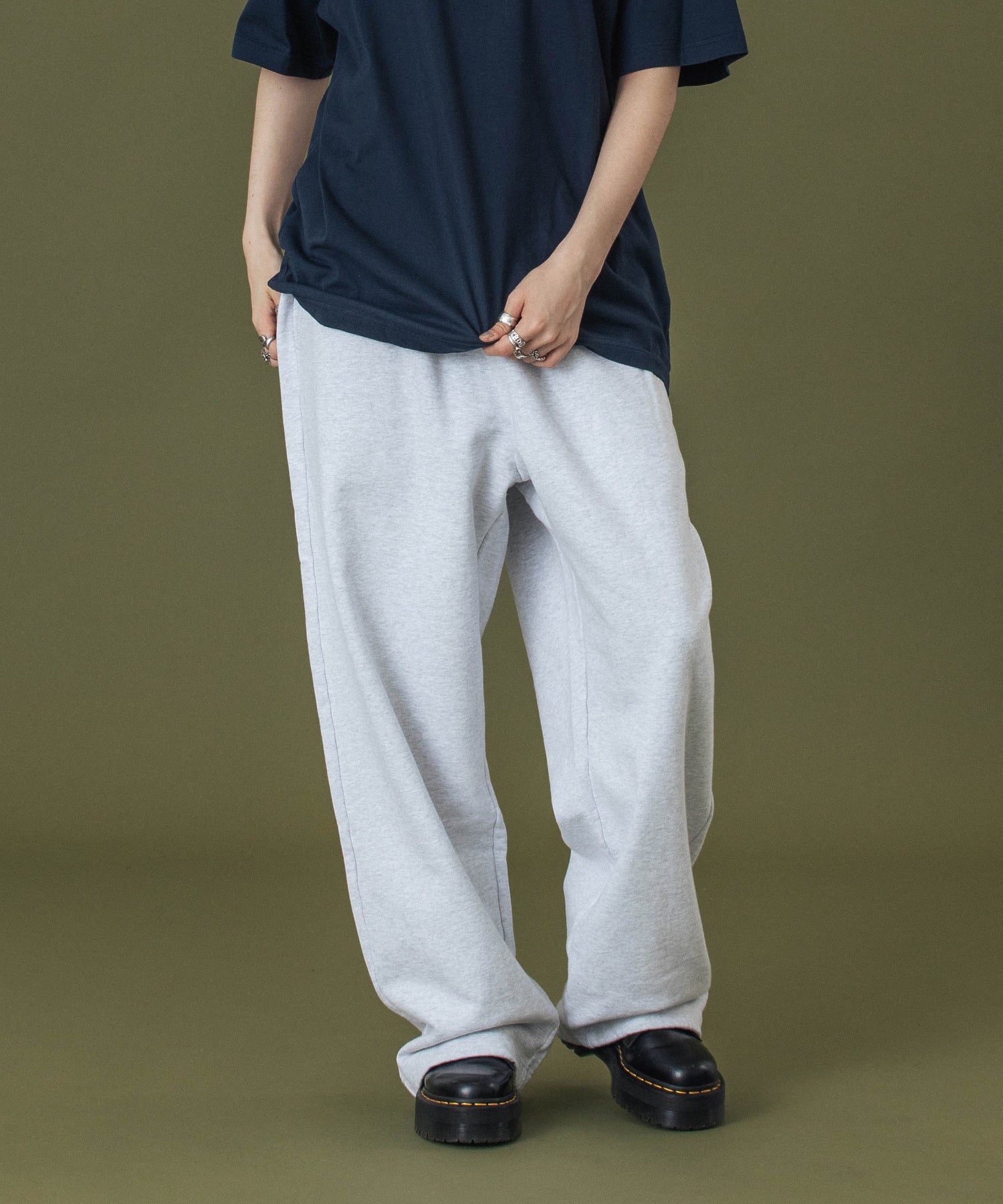 MODEL 身長170cm / 着用サイズ：Lサイズ