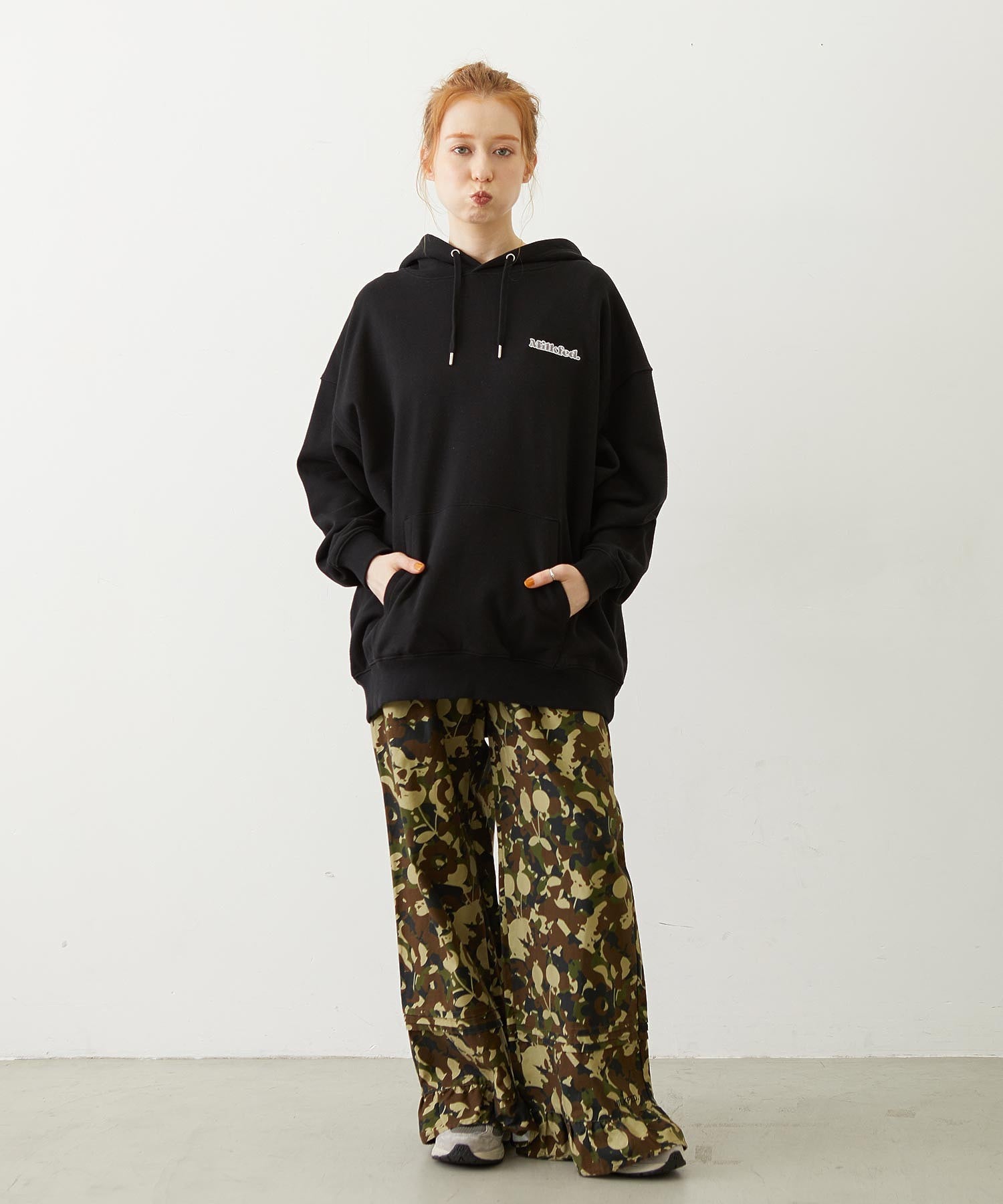 RIBBON EMBROIDERY SWEAT HOODIE