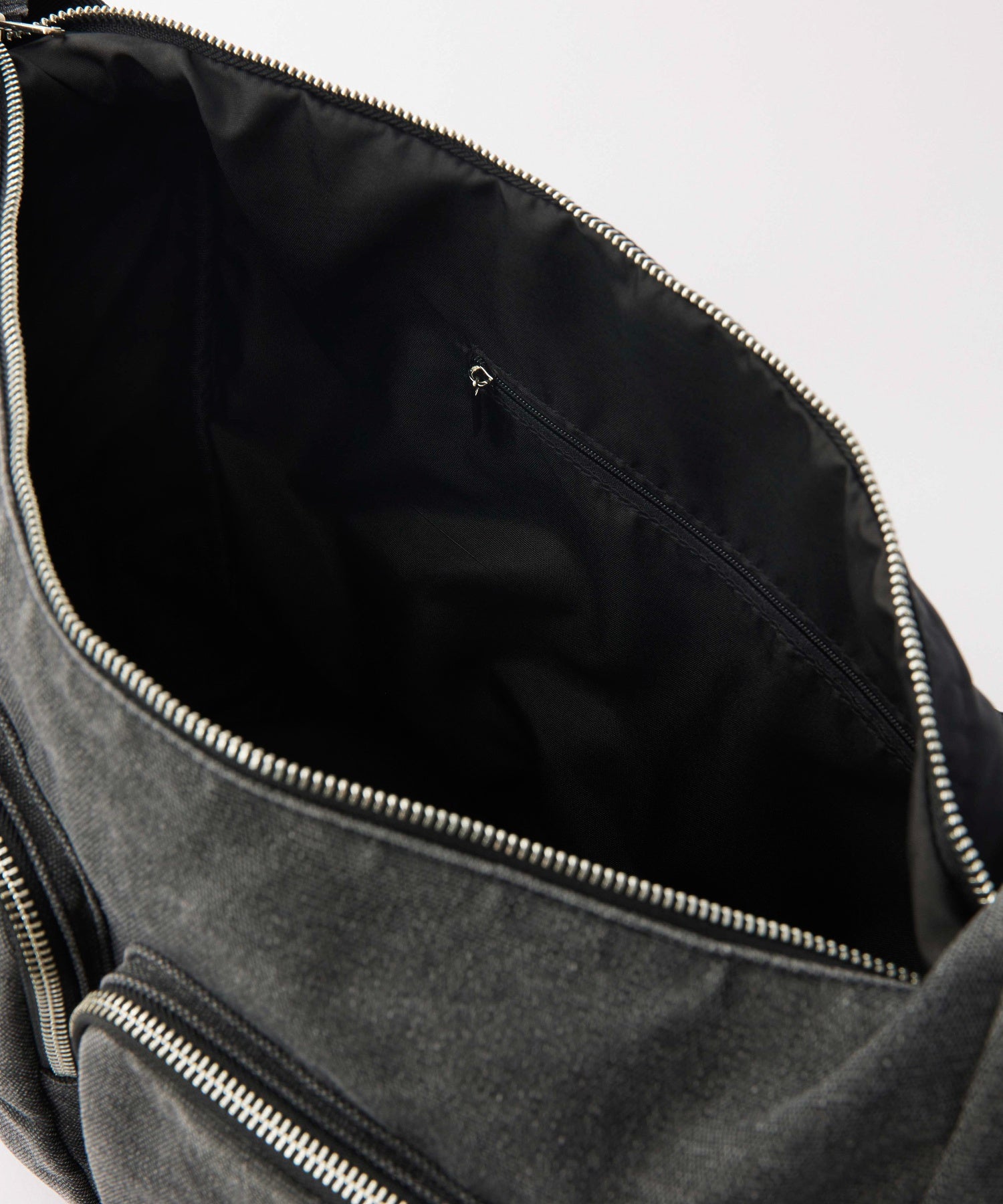 DOUBLE POCKET MESSENGER BAG