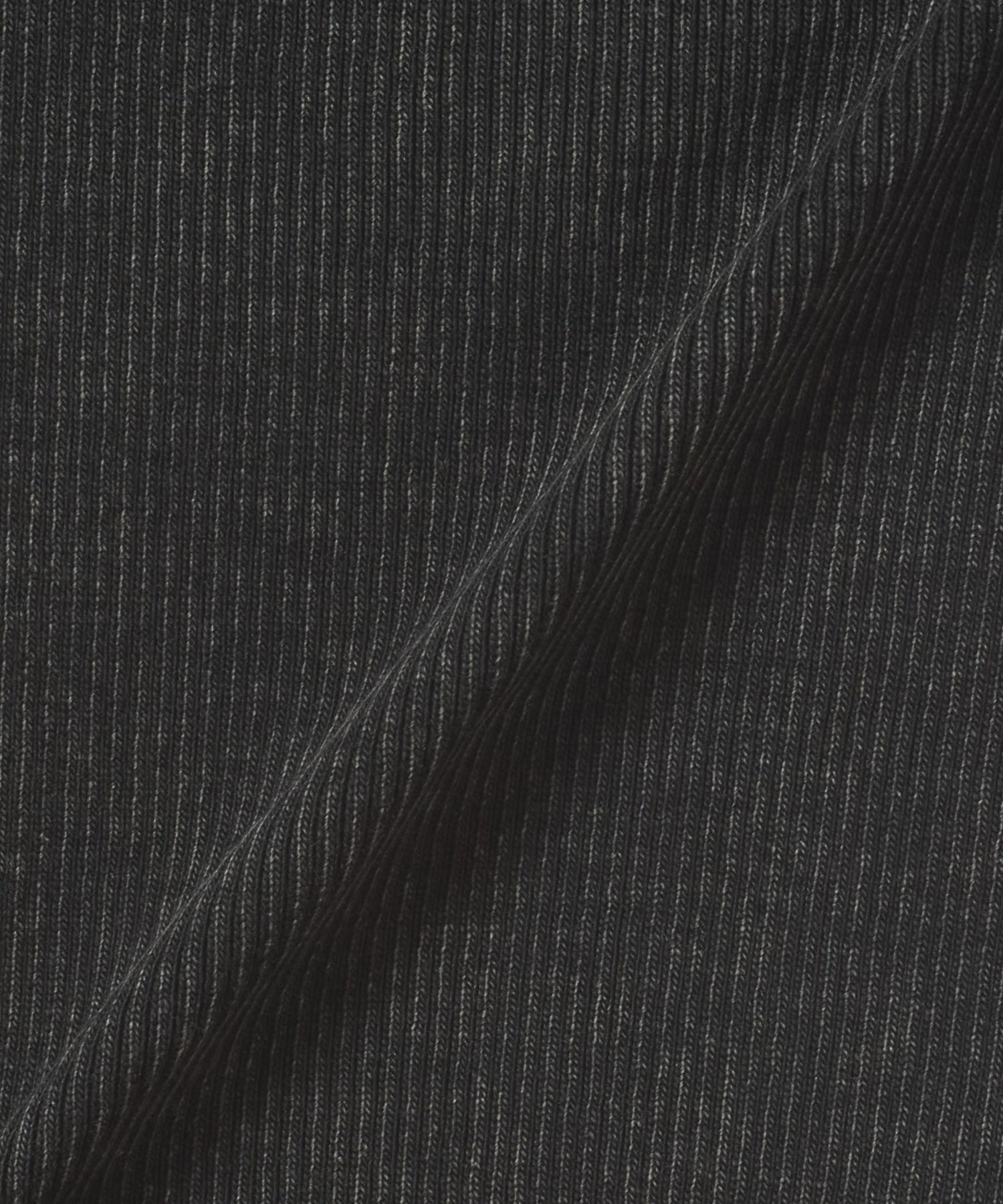 FADED HENLEY NECK S/S COMPACT TOP