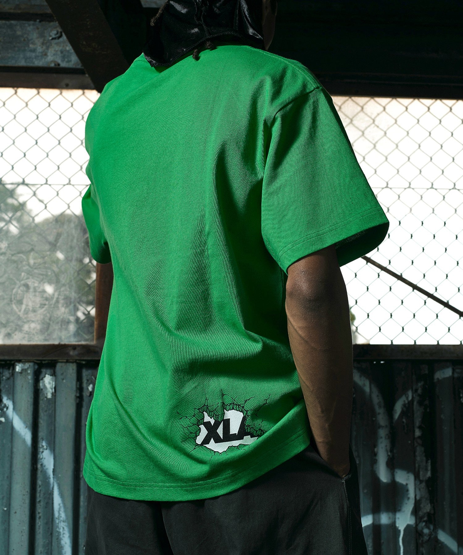 XLARGE×LIXTICK CRACK WALL OG S/S TEE