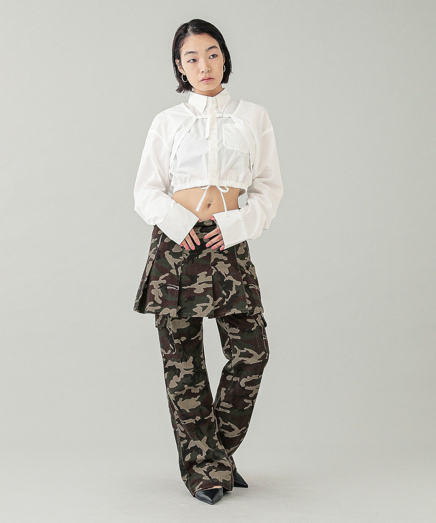 LOW RISE HIP LOGO PANTS