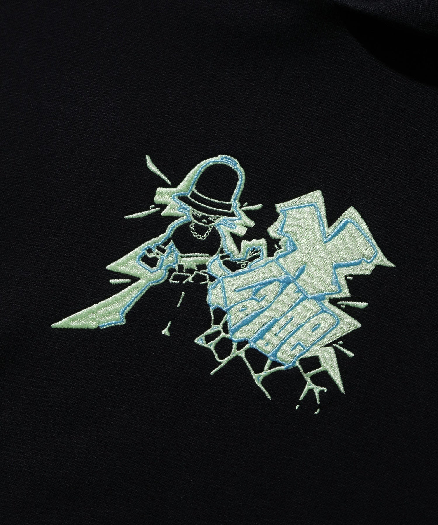 FLUORESCENT EMBROIDERED HOODED SWEATSHIRT