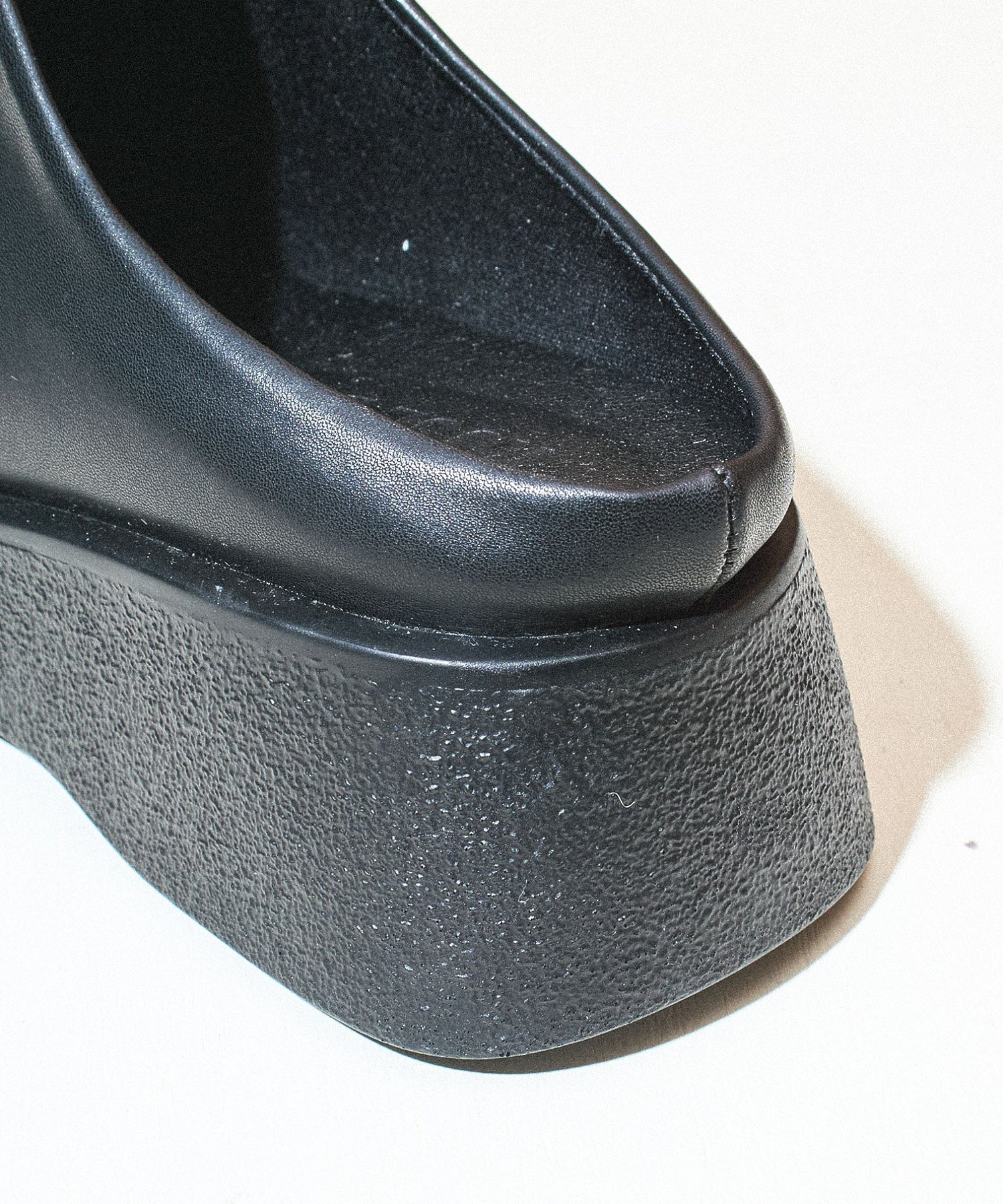 CLOG SHOES
