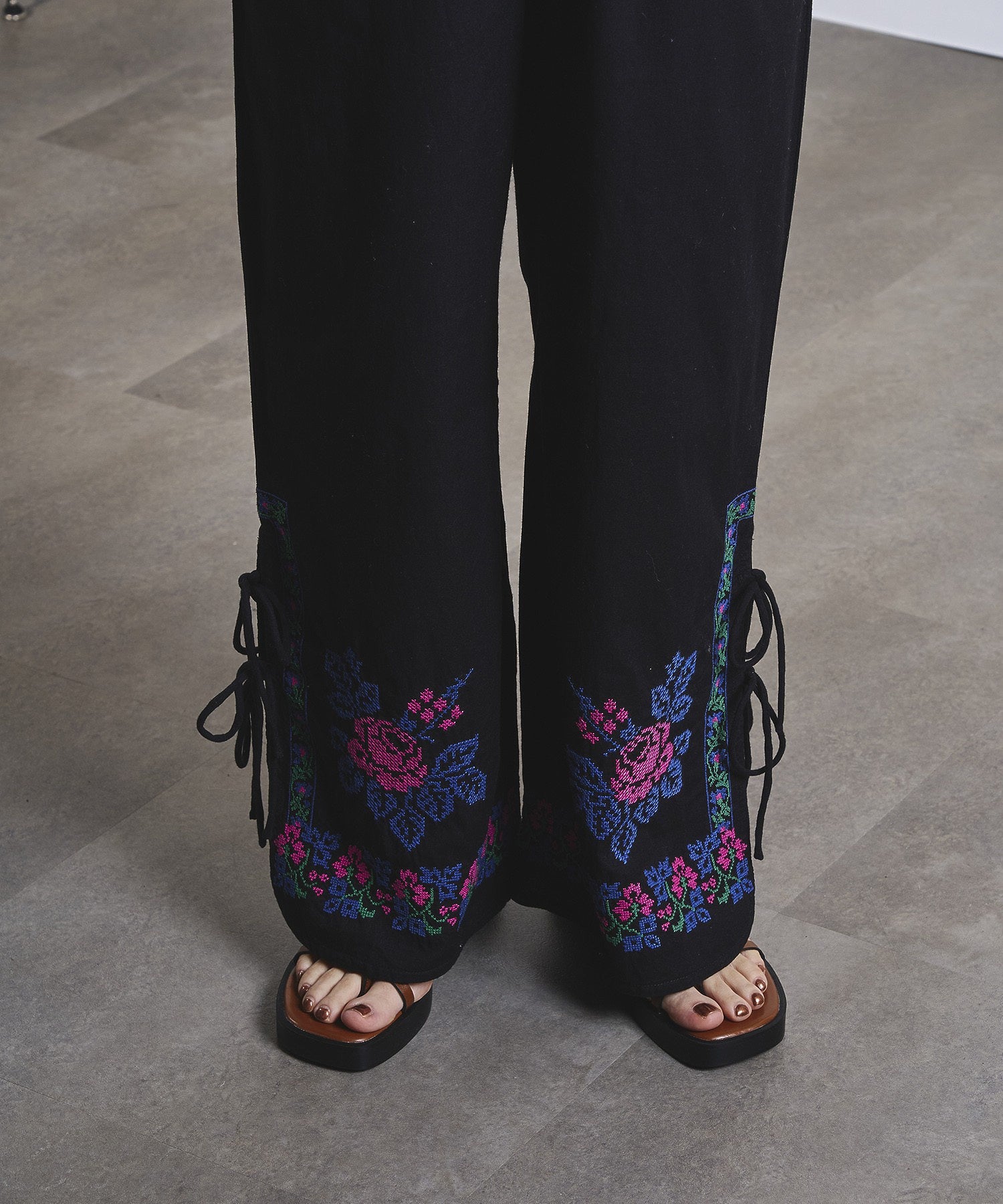 EMBROIDERY RIBBON PANTS